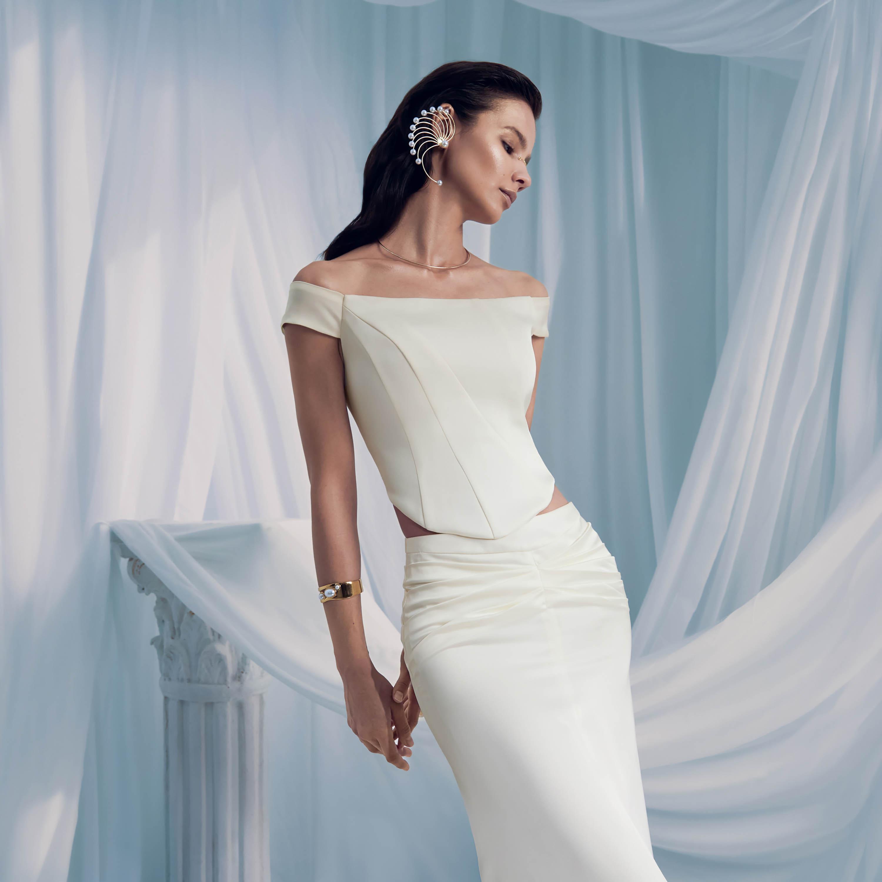 مشد (كورسيه) ستان بألواح غير متماثلة للنساء باللون الكريمي من ليتشي-women-clothing-lingerie-corsets-image-1