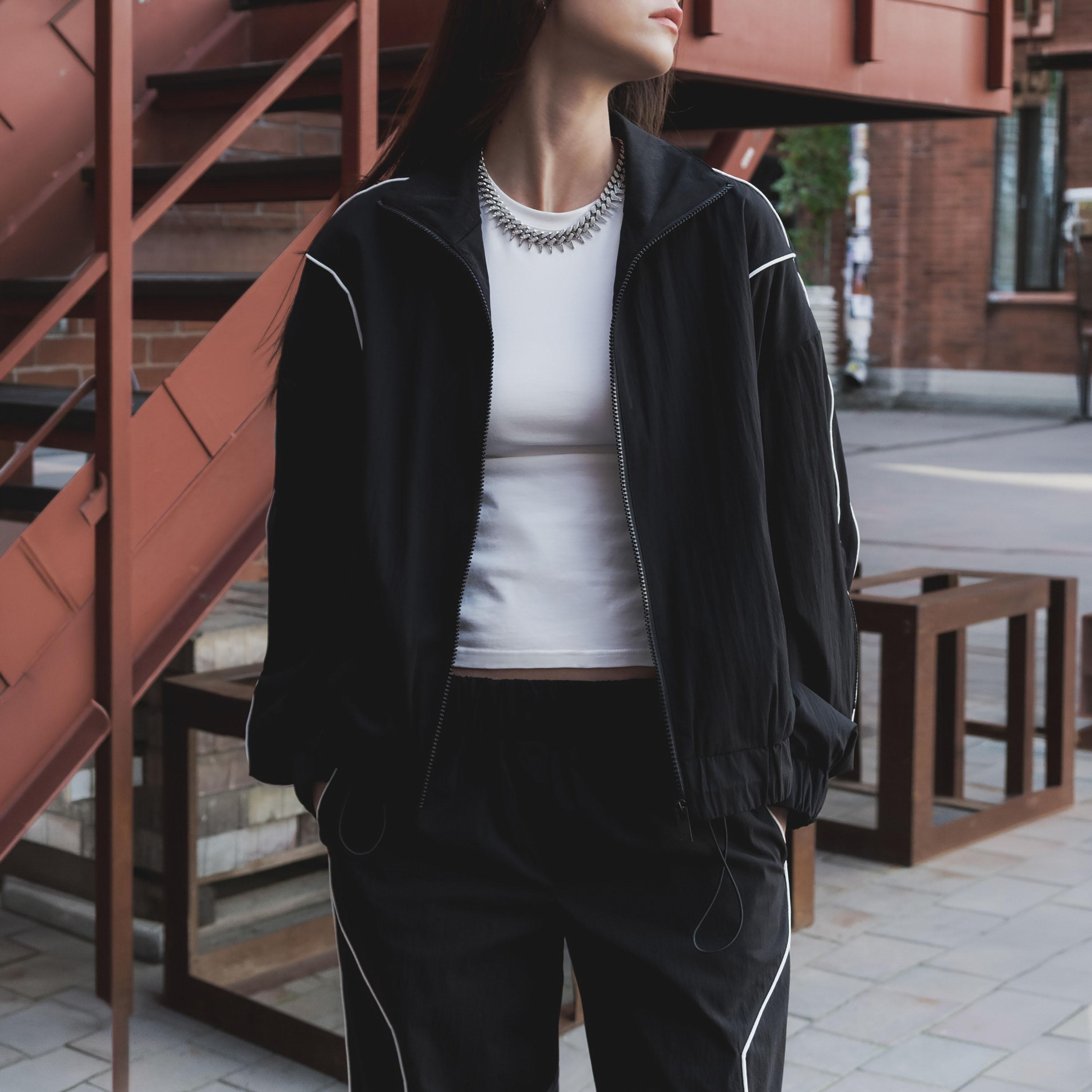 جاكيت واقٍ من الرياح حريمي بياقة مرتفعة وأكمام مسدلة وتفاصيل أشرطة من ليتشي-women-winterwear-coatsandjackets-jackets-image-1