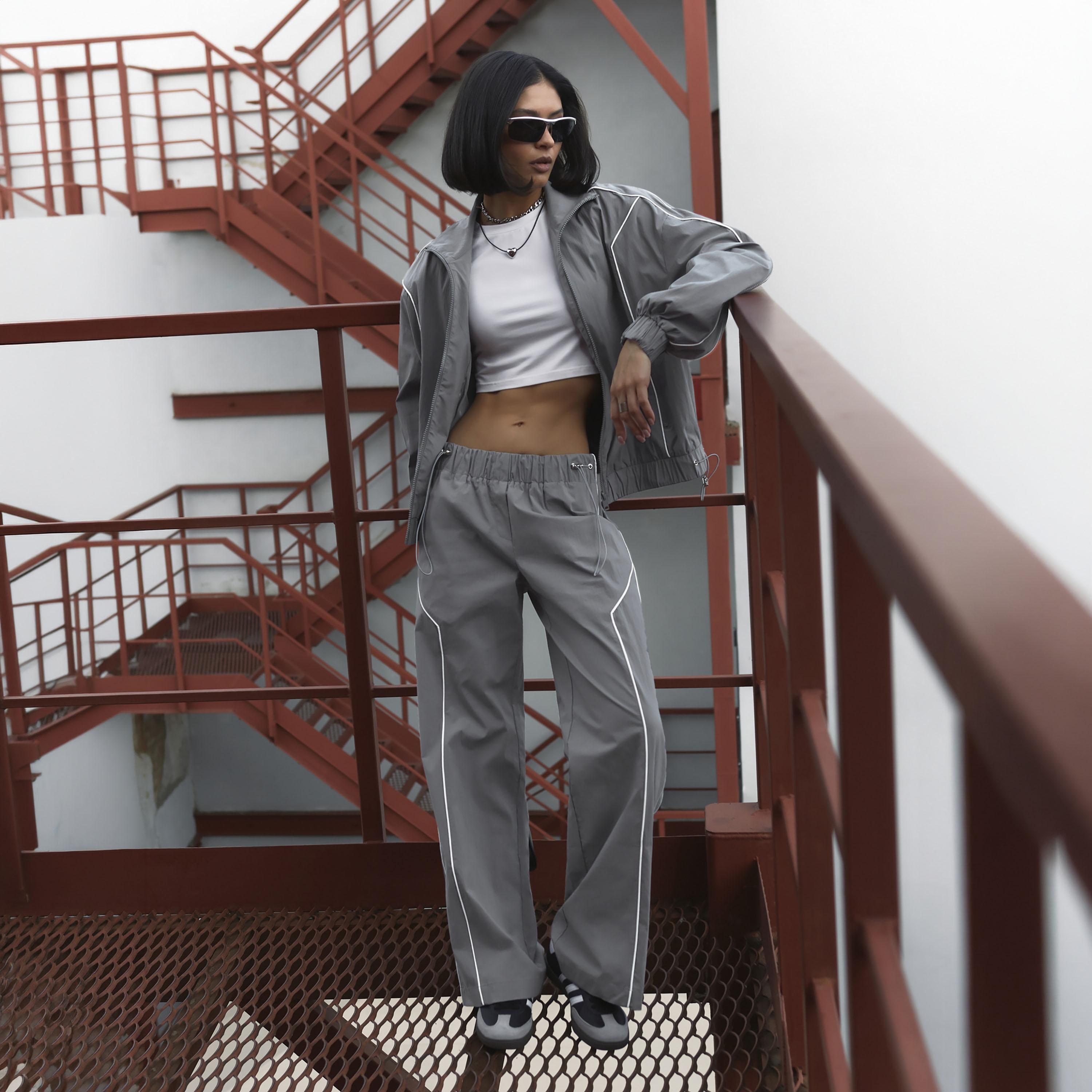 جاكيت واقٍ من الرياح حريمي بياقة مرتفعة وأكمام مسدلة وتفاصيل أشرطة من ليتشي-women-winterwear-coatsandjackets-jackets-image-2