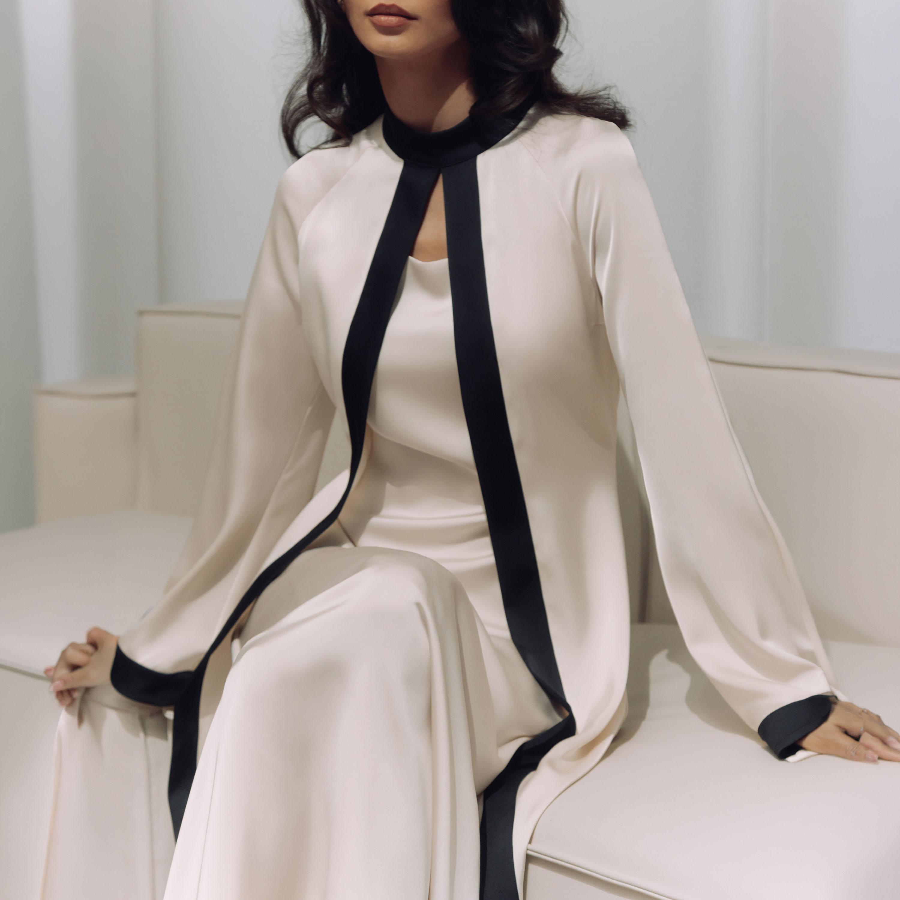 فستان ماكسي ستان مستقيم بياقة عالية وأكمام راجلان مع كيب للنساء من ليتشي-women-clothing-dresses-image-3