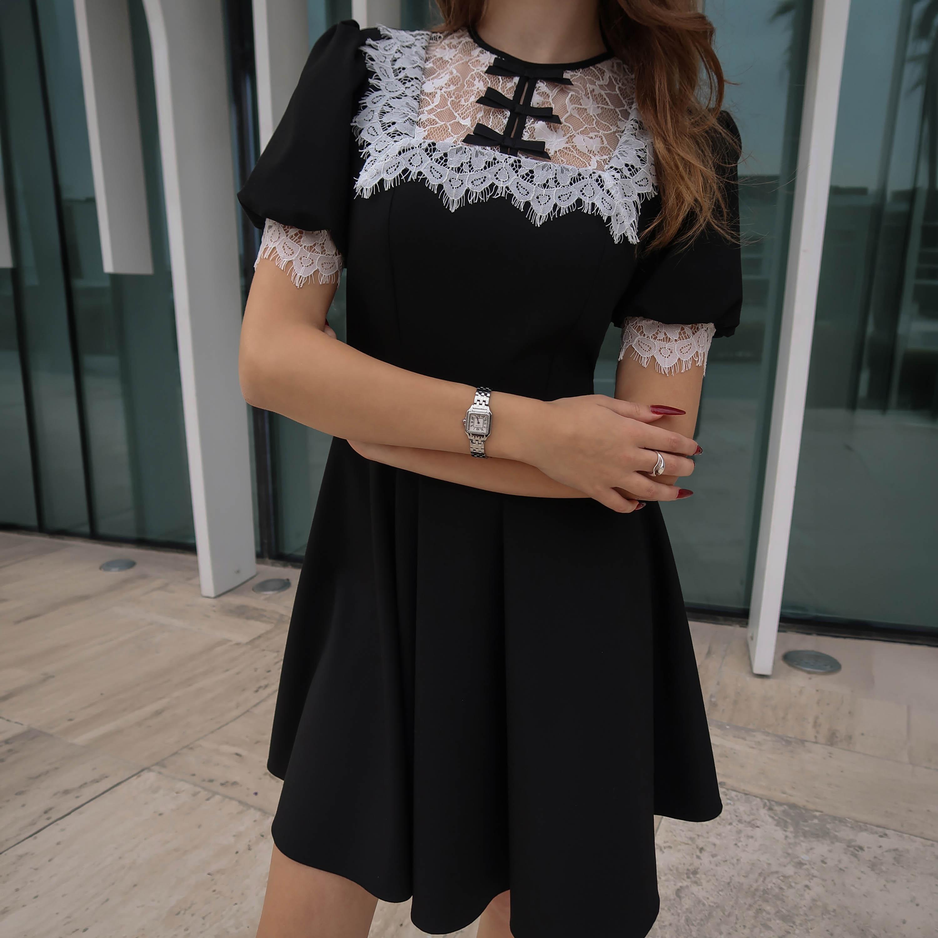 فستان قصير (ميني) كلوش بأكمام منفوخة وتفاصيل دانتيل متباينة للنساء من ليتشي-women-clothing-dresses-image-4