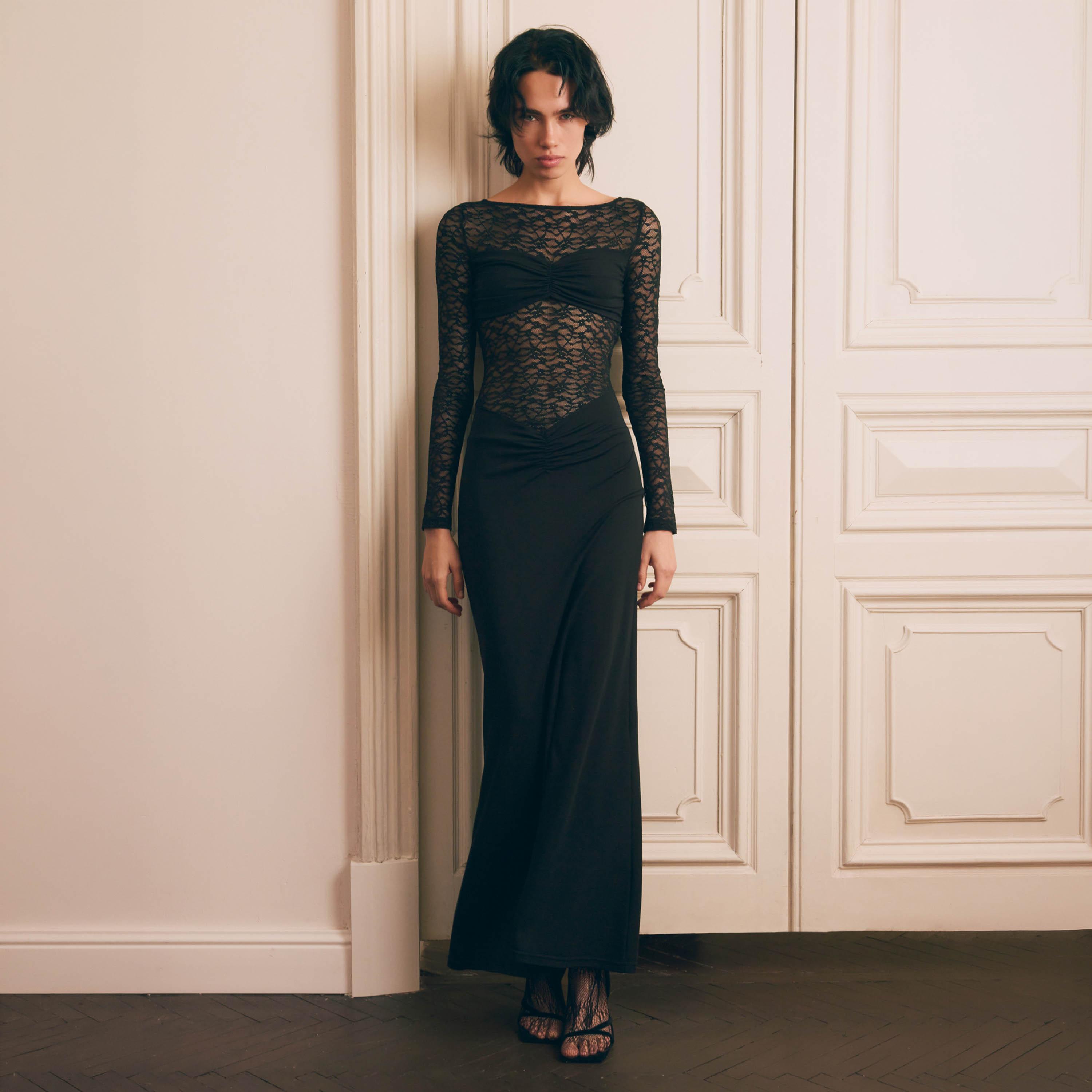 فستان سهرة ماكسي عمودي من الدانتيل بنقشة زهور للنساء باللون الأسود من ليتشي-women-clothing-dresses-image-3