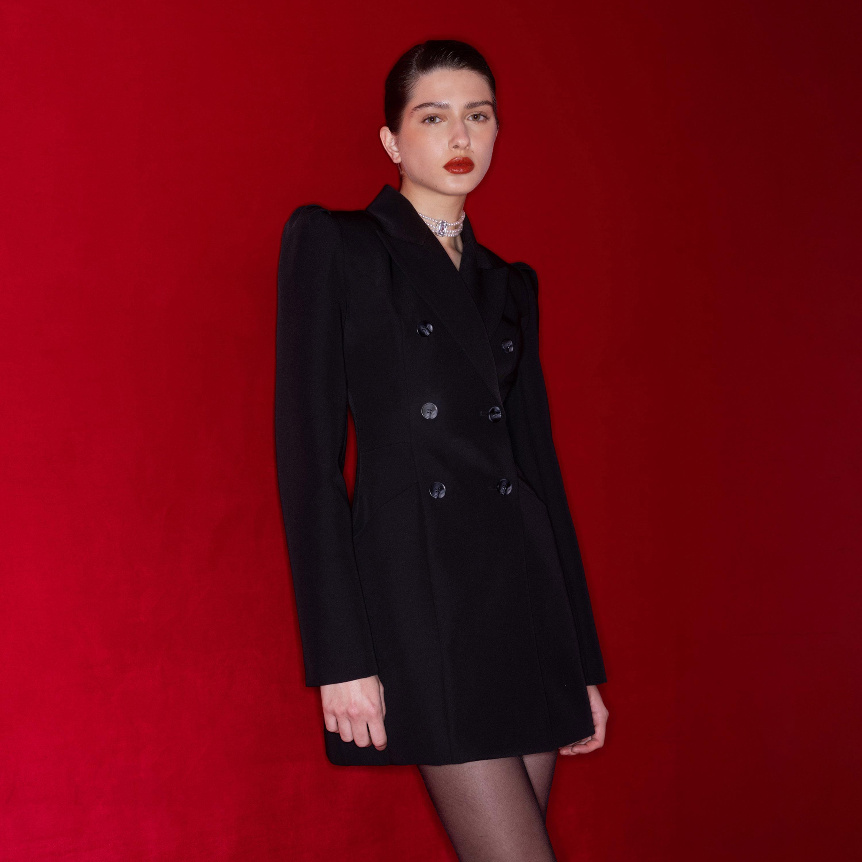 فستان ميني بقصة بلازر وبياقة مطوية للنساء باللون الأسود من ليتشي-women-clothing-dresses-image-1