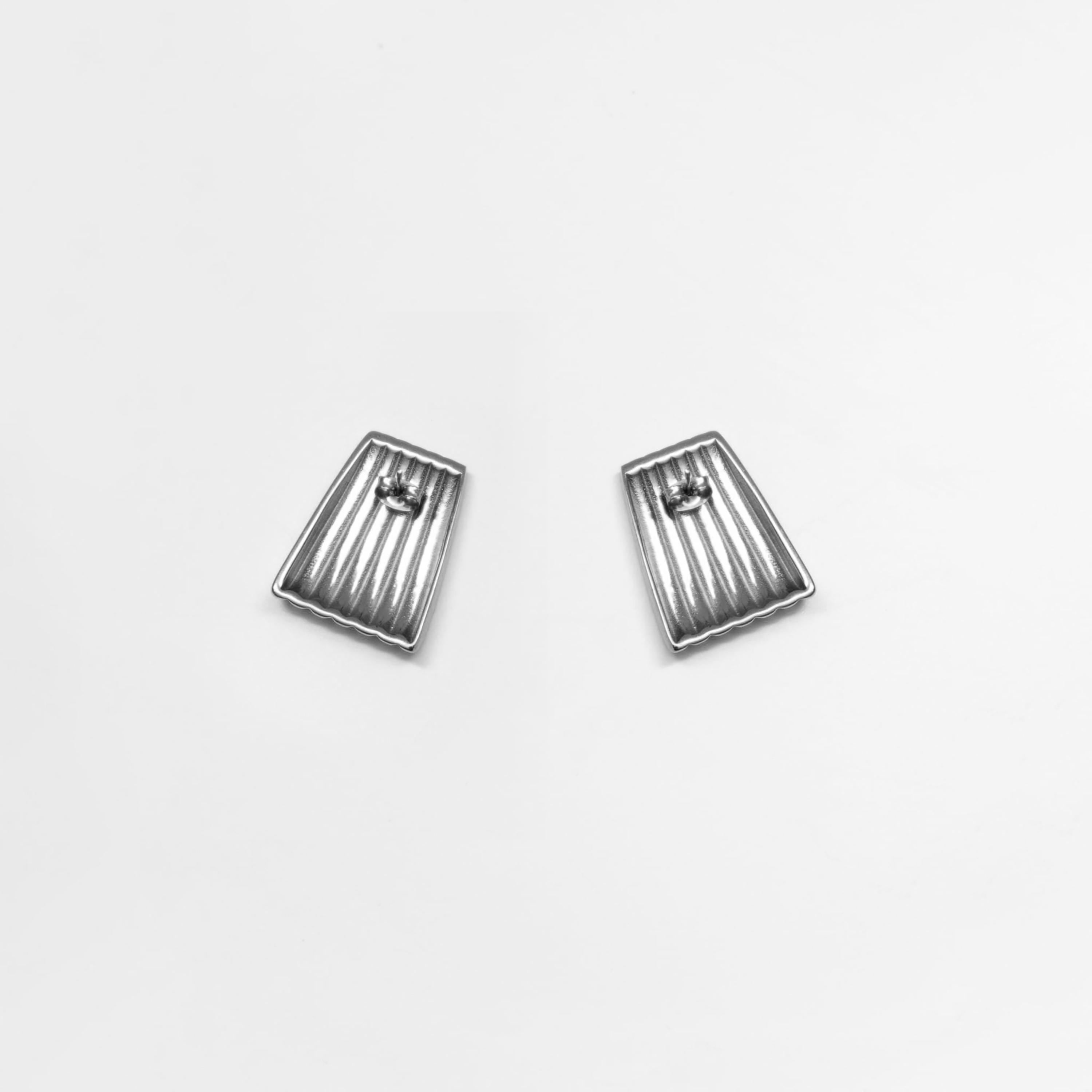 أقراط ليتشي فضية صغيرة للنساء من الستانلس ستيل | ear0495-women-watchesandjewellery-jewellery-earrings-image-3