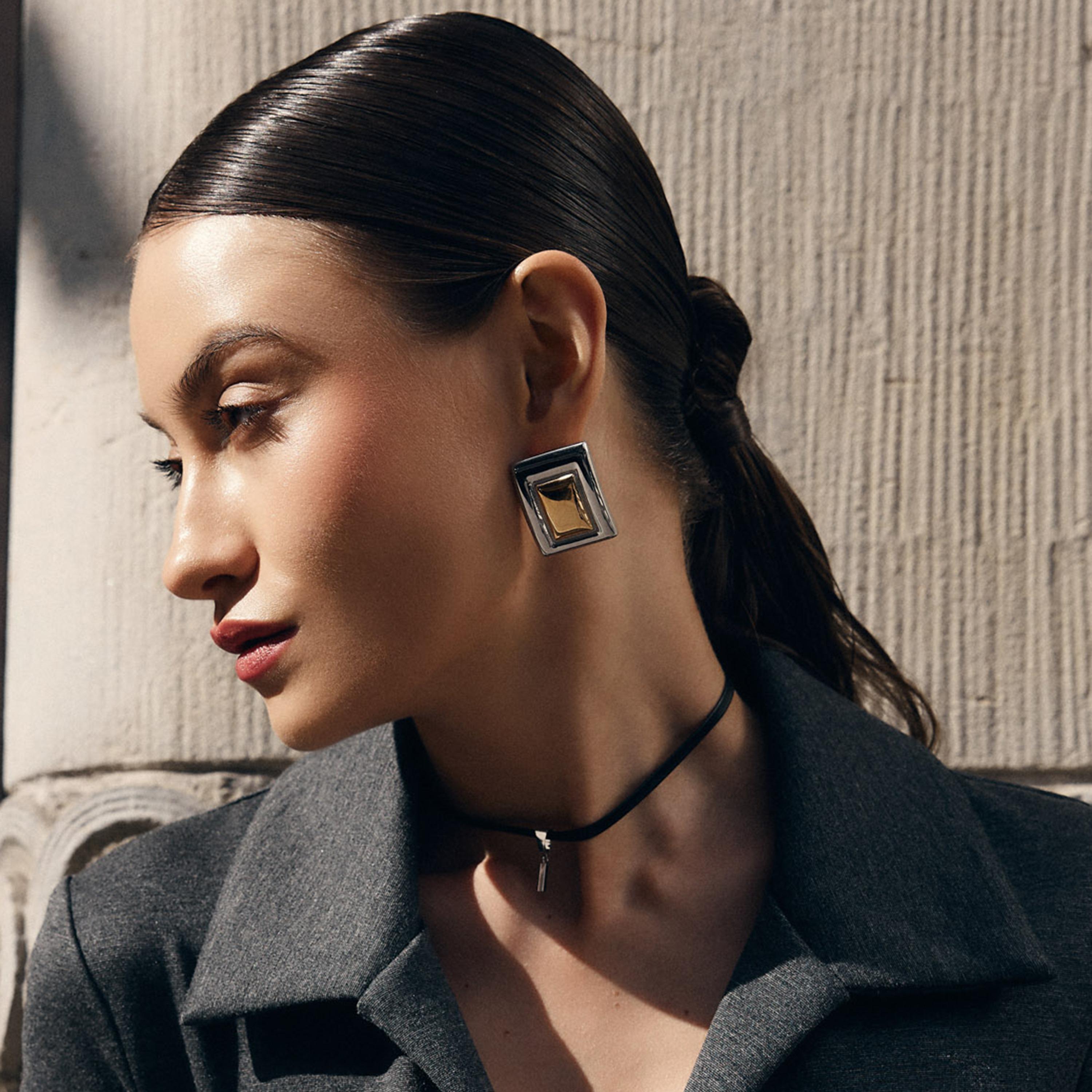 أقراط ليتشي فضية صغيرة للنساء من الستانلس ستيل | ear0498-women-watchesandjewellery-jewellery-earrings-image-4