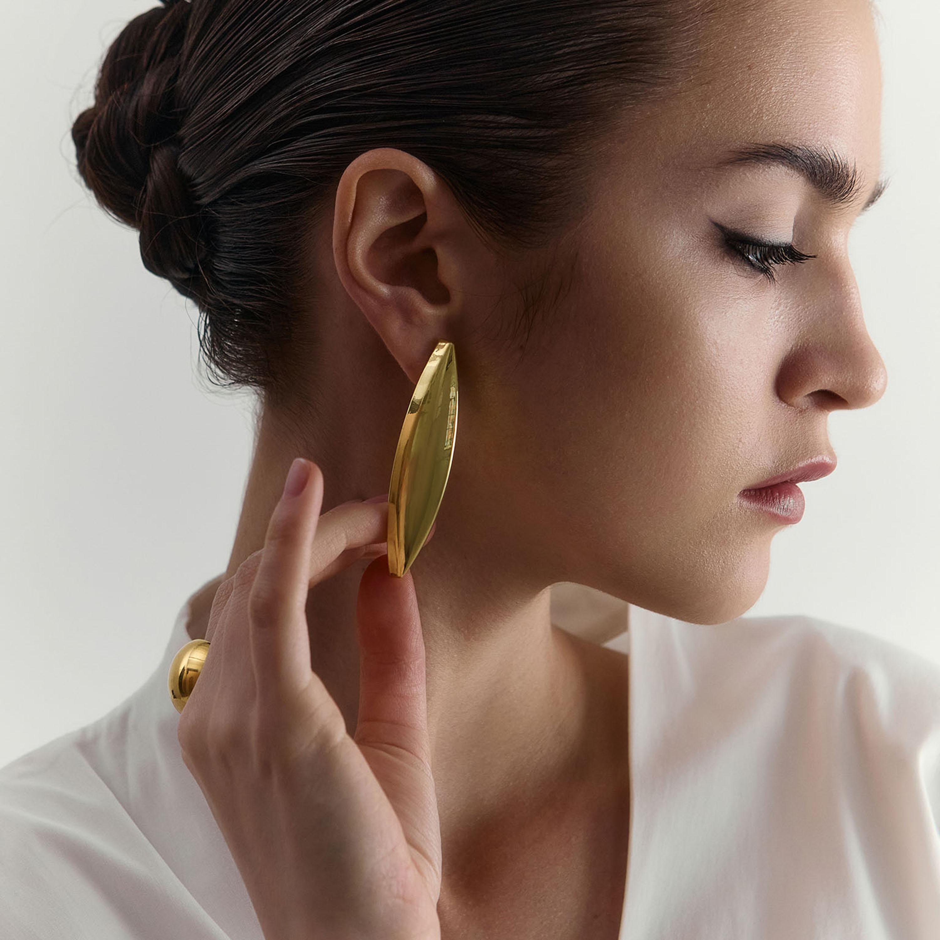 أقراط ليتشي ذهبية صغيرة للنساء من سبيكة النحاس | ear0505-women-watchesandjewellery-jewellery-earrings-image-4