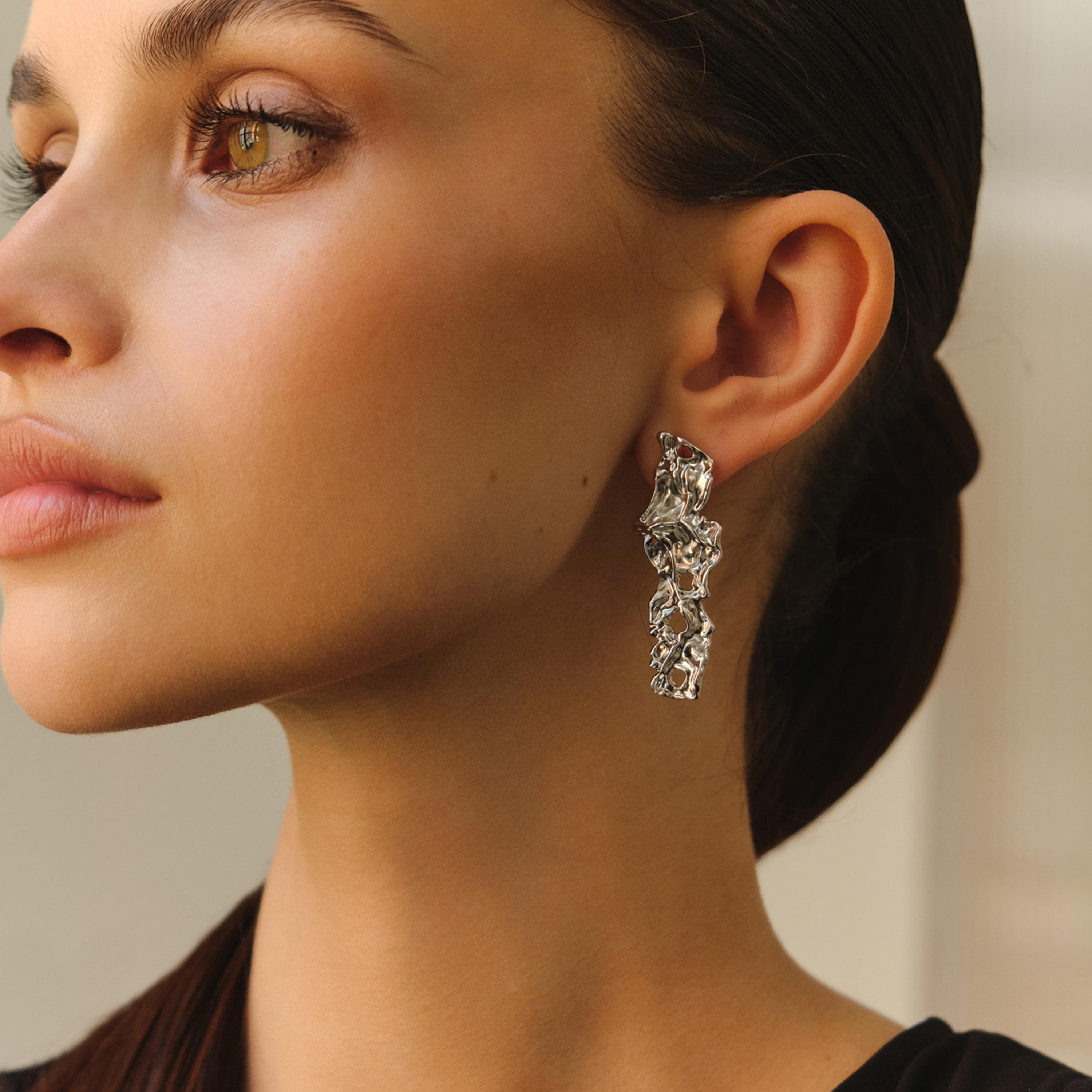 أقراط ليتشي فضية صغيرة للنساء من سبيكة النحاس | ear0509-women-watchesandjewellery-jewellery-earrings-image-1