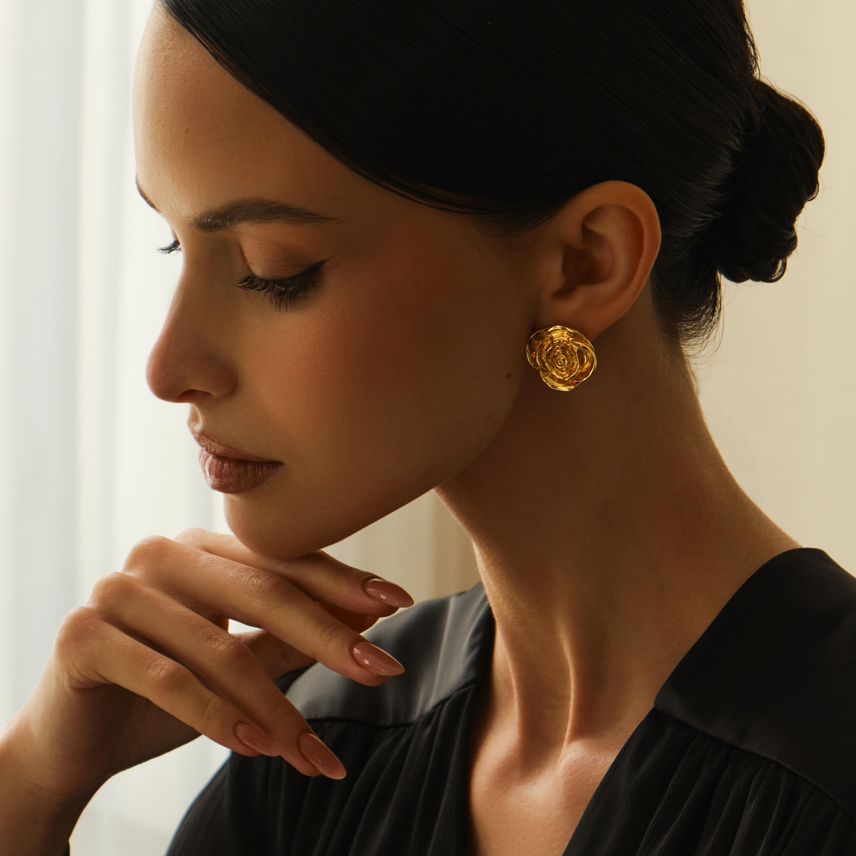 أقراط ليتشي ذهبية صغيرة للنساء من سبيكة الزنك | ear0524-women-watchesandjewellery-jewellery-earrings-image-4