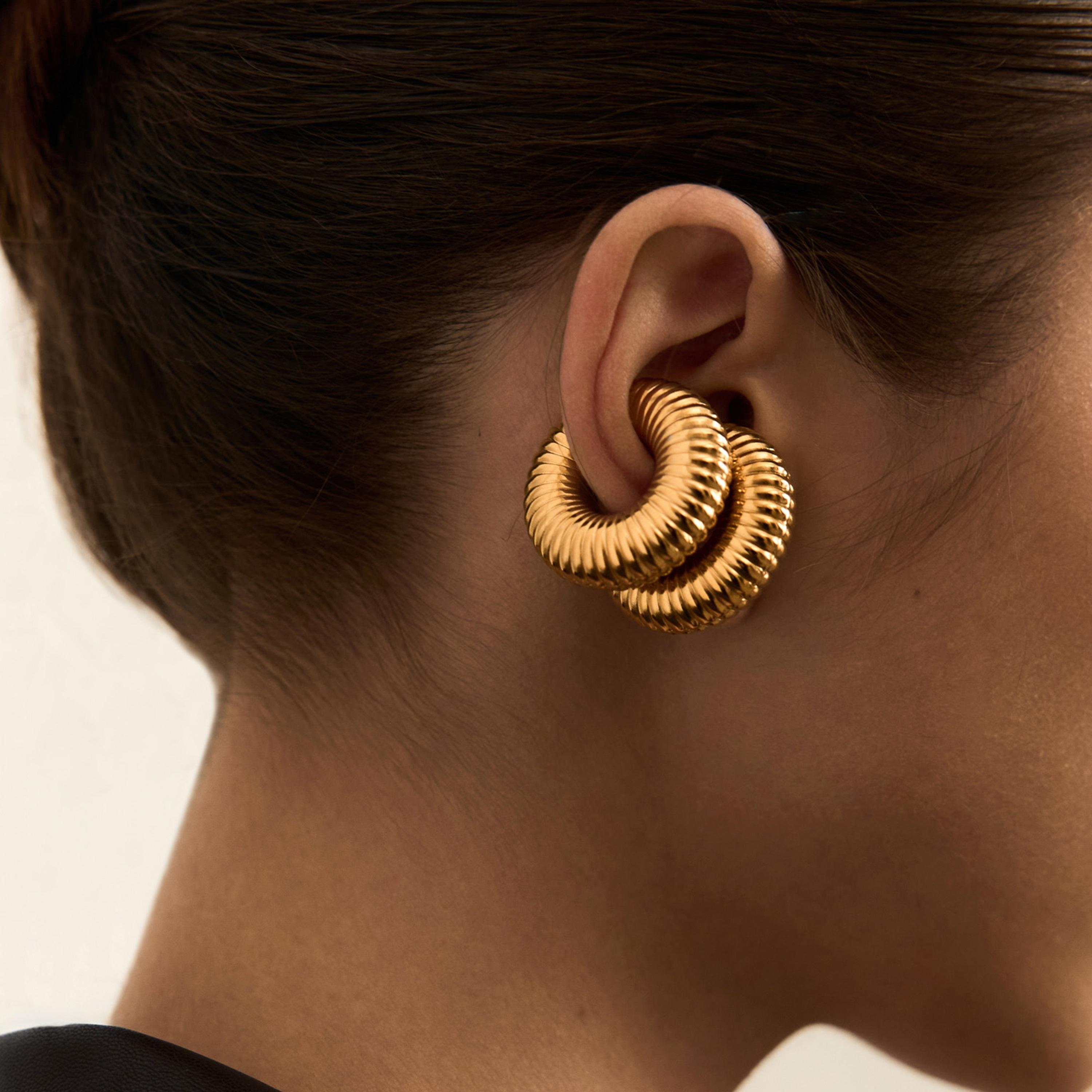 أقراط ليتشي ذهبية حلقية للنساء من الستانلس ستيل | ear0556-women-watchesandjewellery-jewellery-earrings-image-1