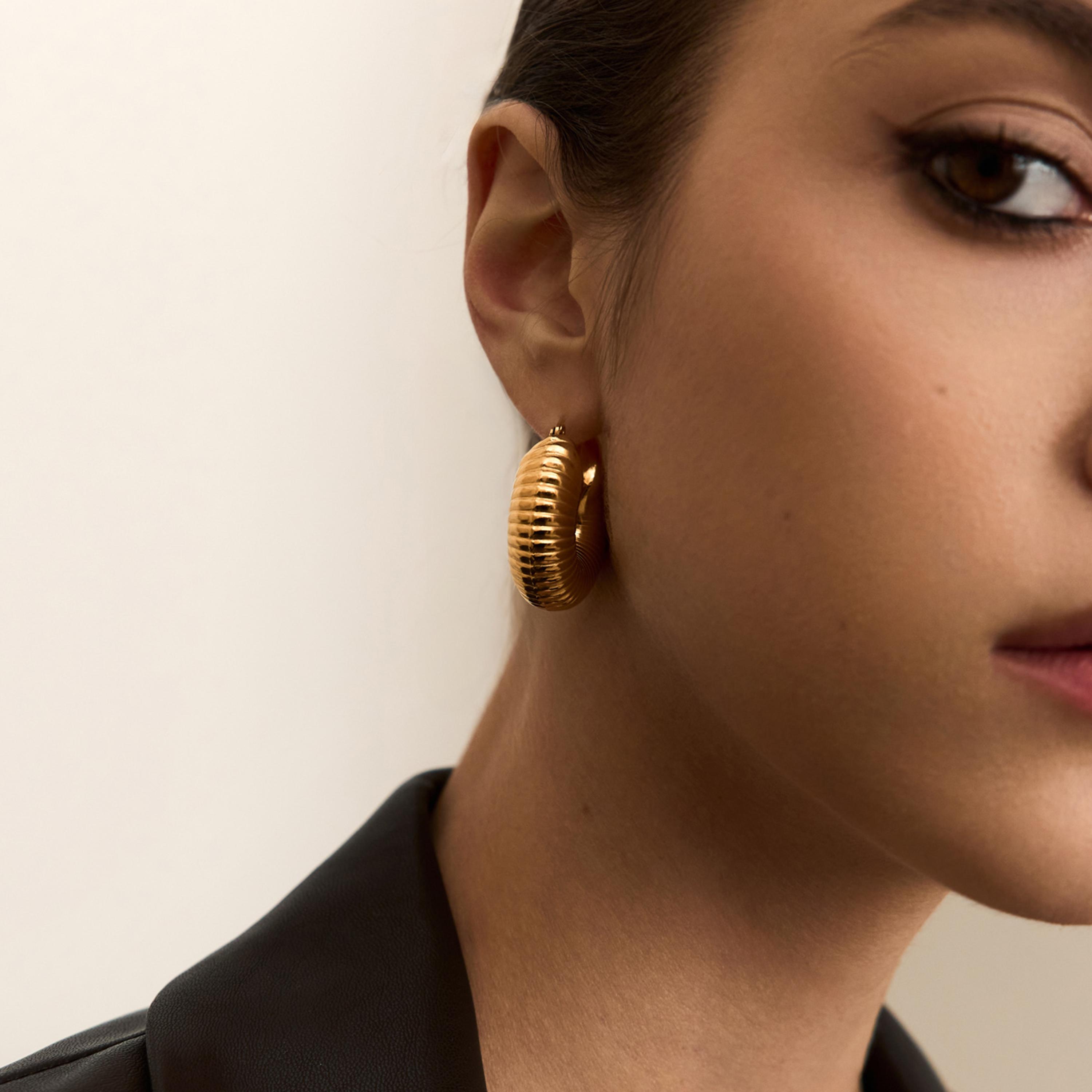 أقراط ليتشي ذهبية حلقية للنساء من الستانلس ستيل | ear0556-women-watchesandjewellery-jewellery-earrings-image-3
