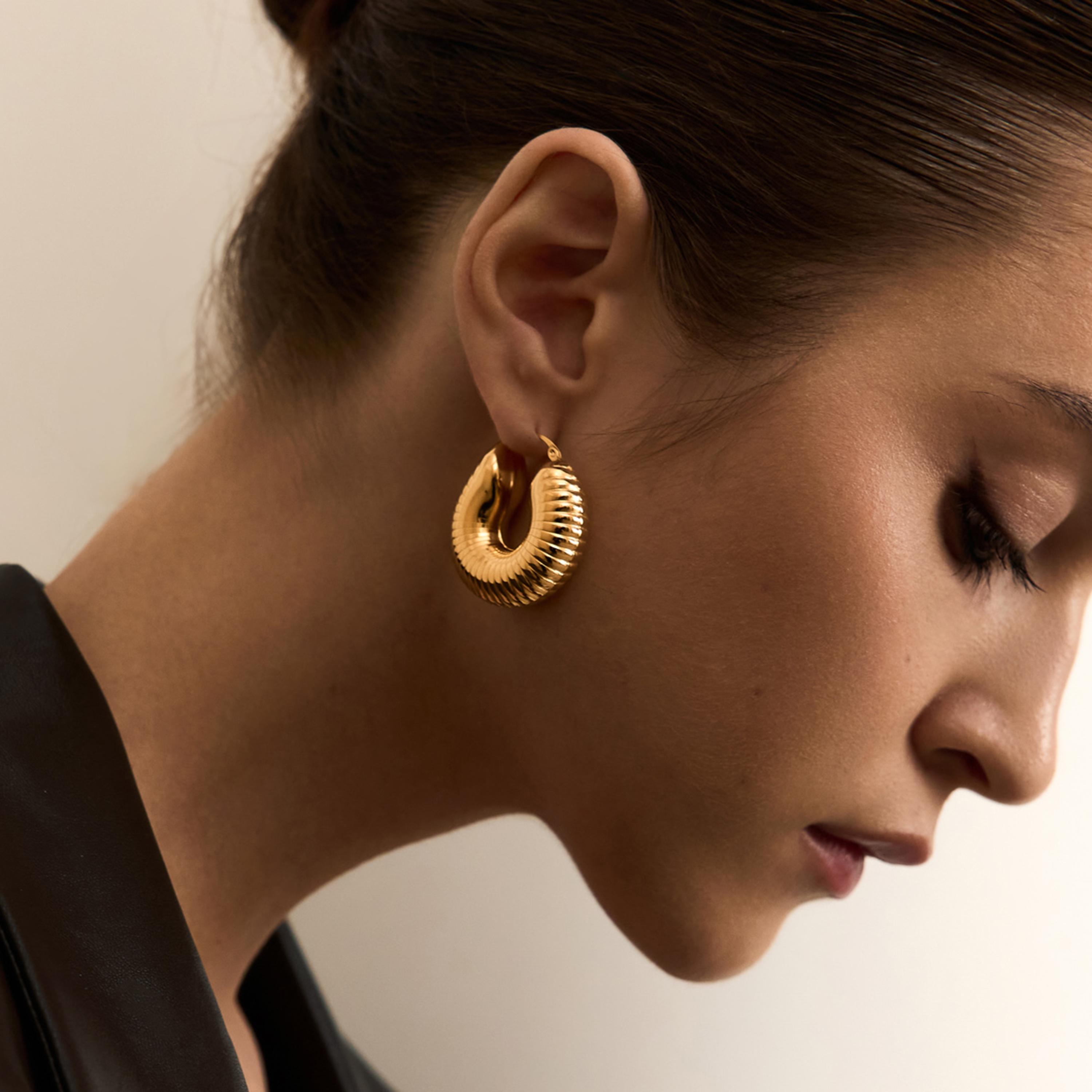 أقراط ليتشي ذهبية حلقية للنساء من الستانلس ستيل | ear0556-women-watchesandjewellery-jewellery-earrings-image-4