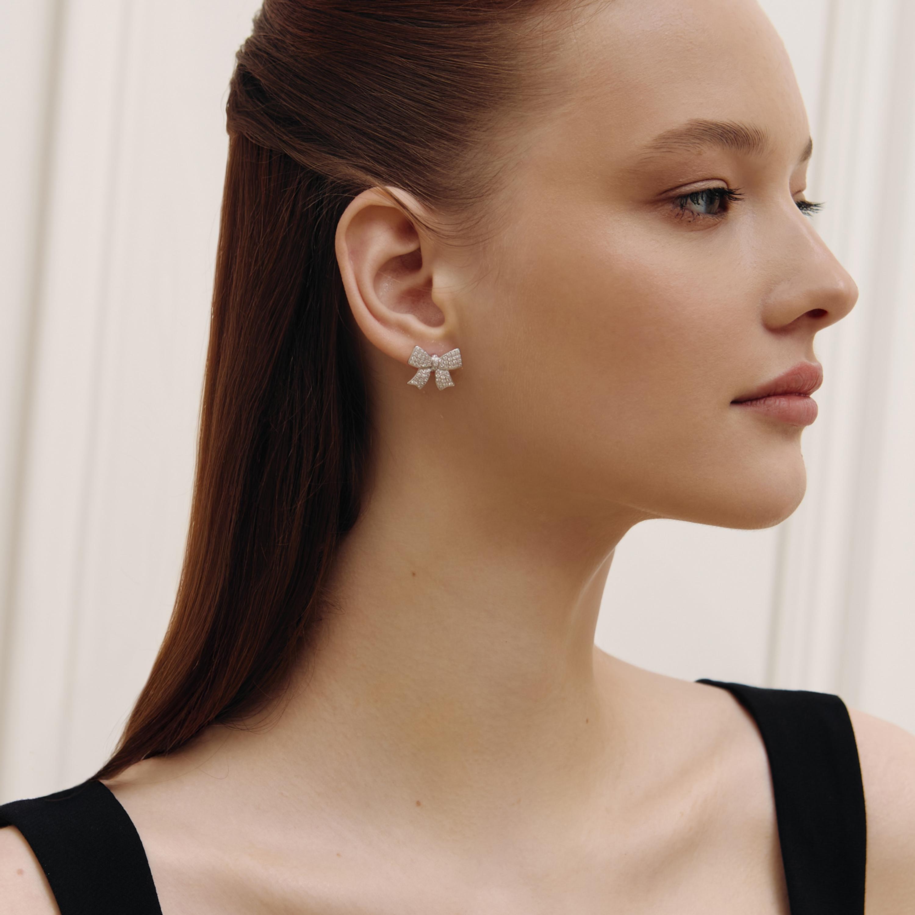 أقراط ليتشي فضية صغيرة للنساء من سبيكة النحاس | ear0563-women-watchesandjewellery-jewellery-earrings-image-1