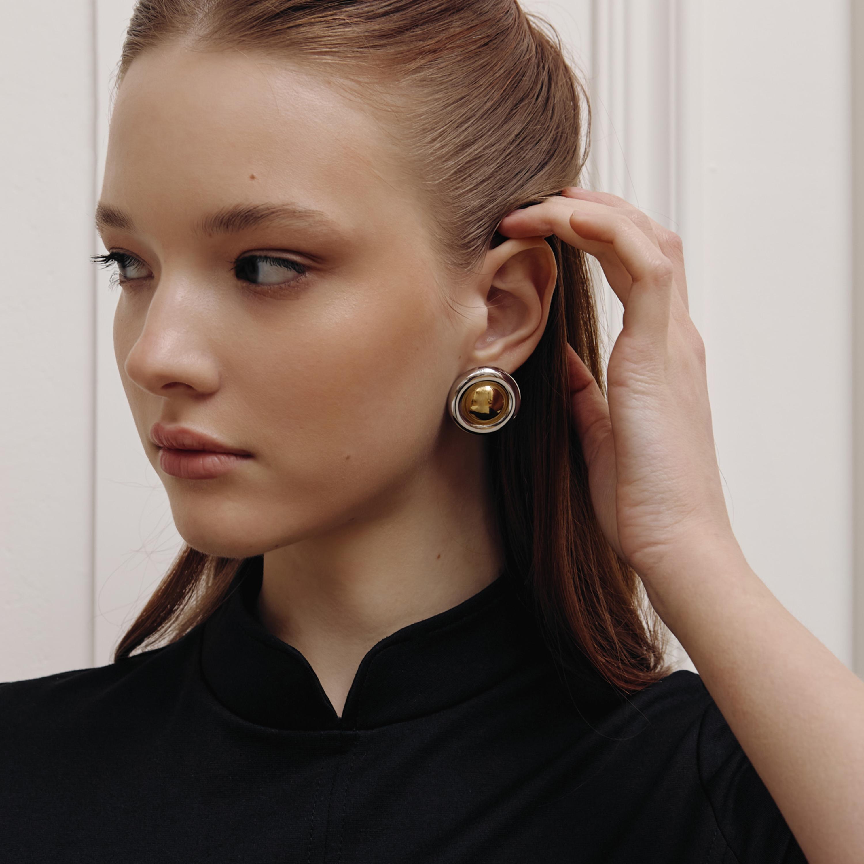 أقراط ليتشي ذهبية صغيرة للنساء من الستانلس ستيل | ear0625-women-watchesandjewellery-jewellery-earrings-image-1