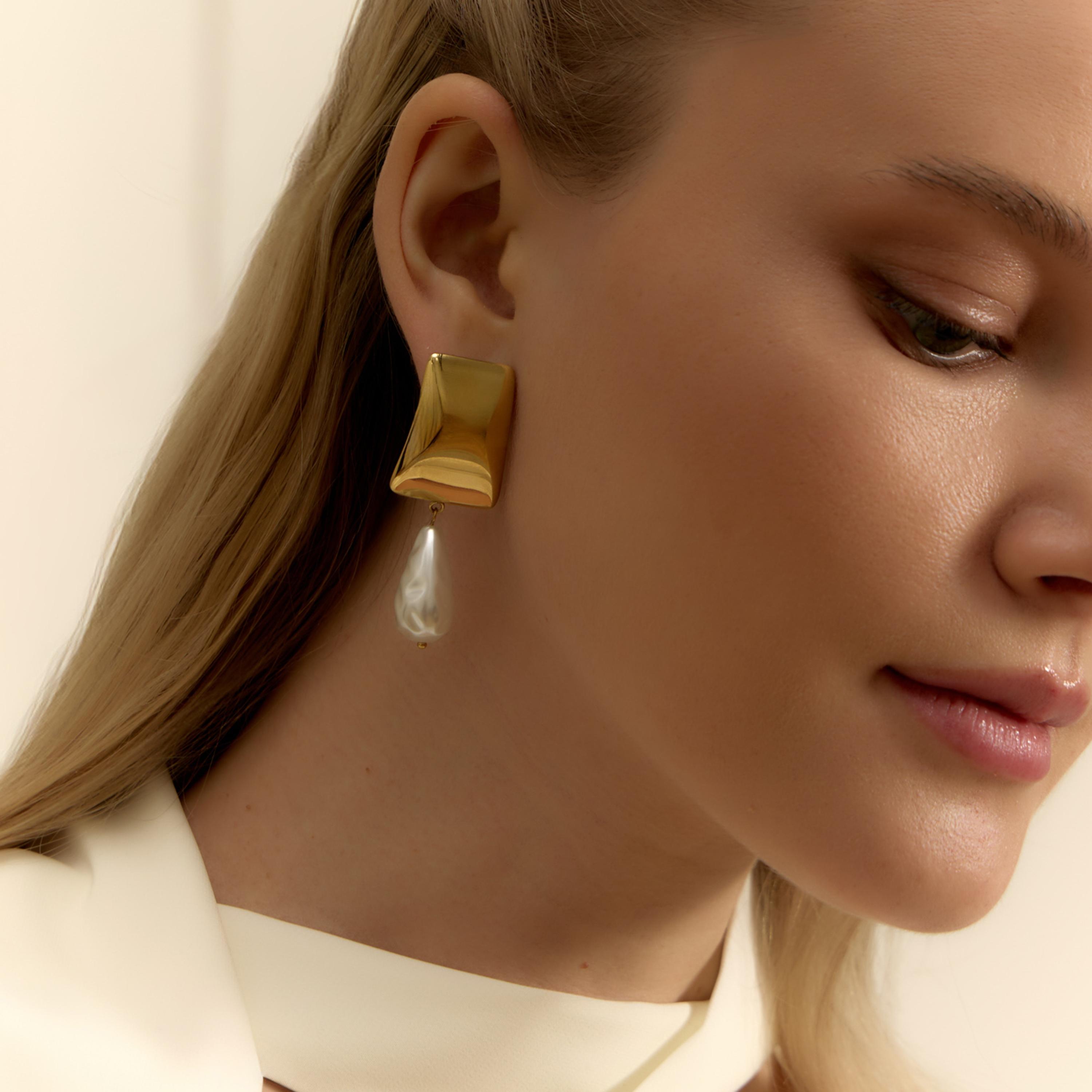 أقراط ليتشي ذهبية متدلية للنساء من الستيل | ear0632-women-watchesandjewellery-jewellery-earrings-image-1
