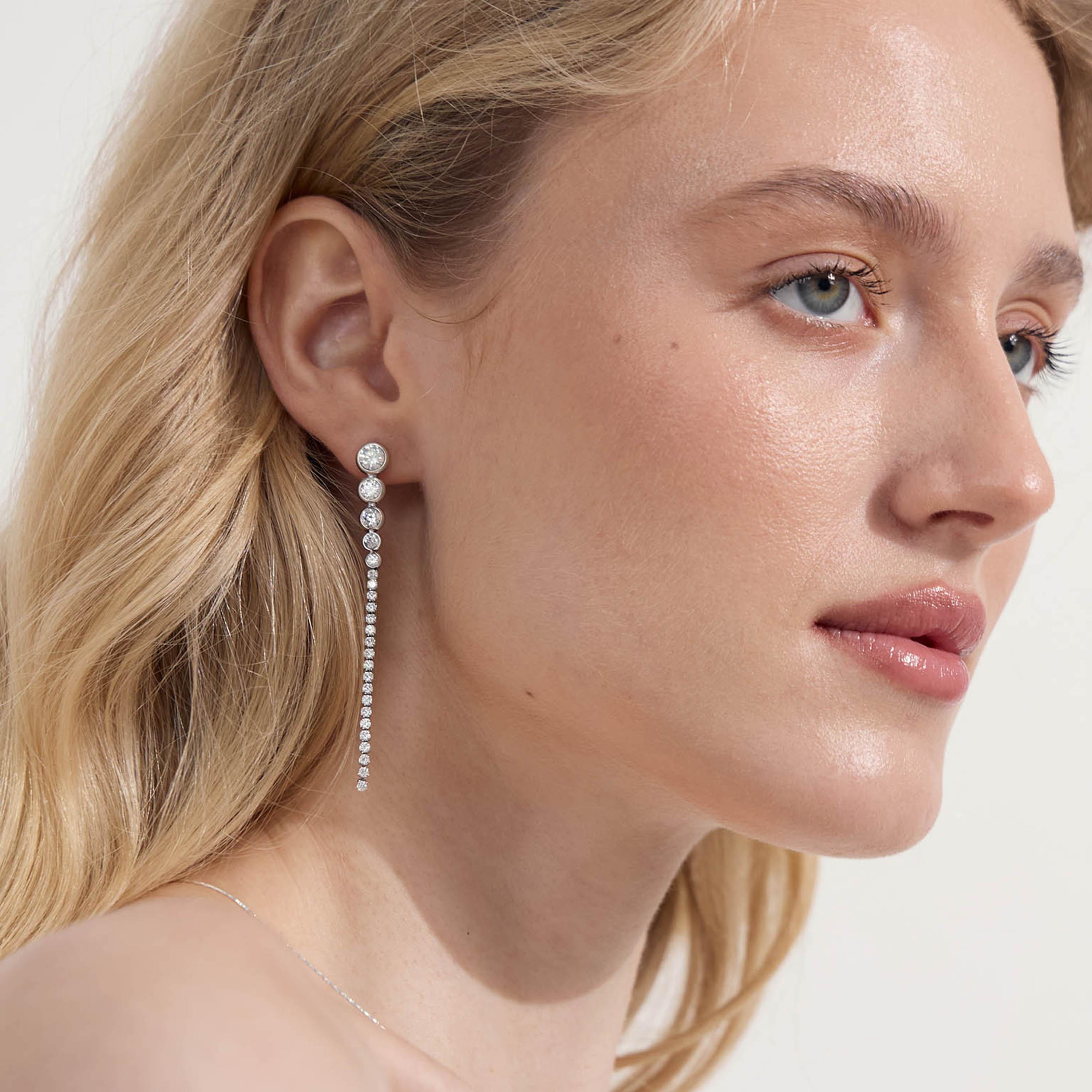أقراط ليتشي فضية متدلية للنساء من النحاس | ear0640-women-watchesandjewellery-jewellery-earrings-image-1
