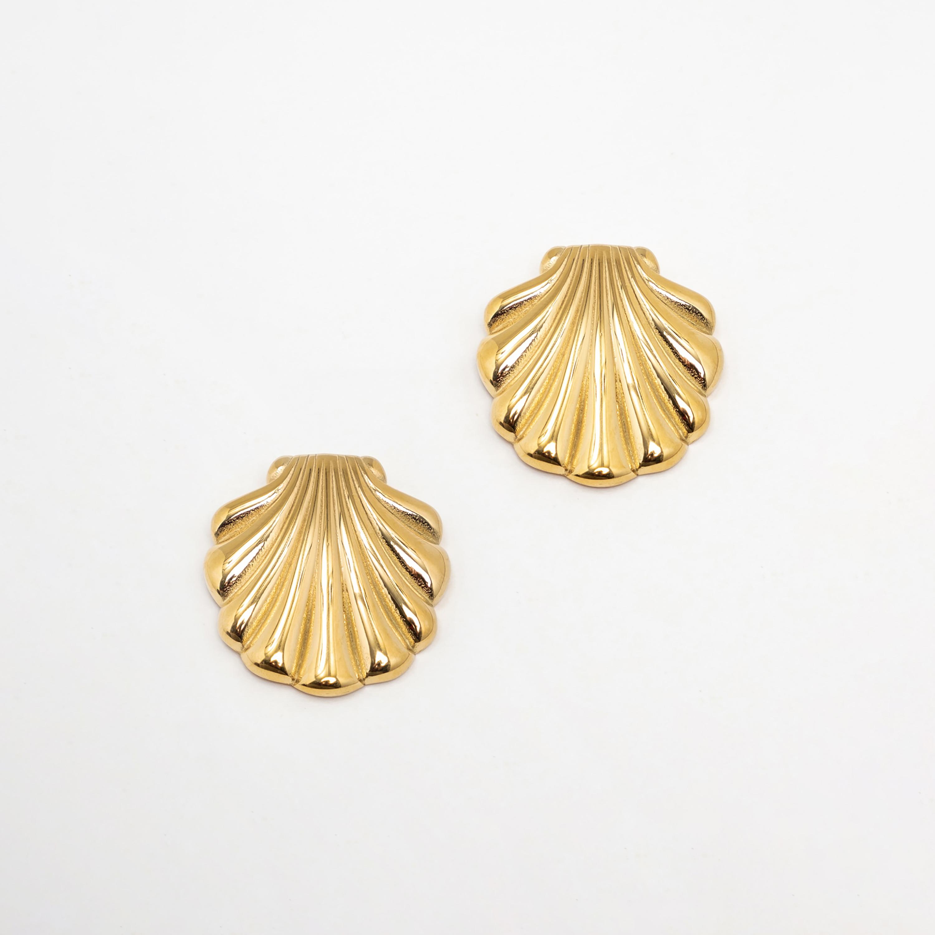 أقراط ليتشي ذهبية صغيرة للنساء من الستانلس ستيل | ear0661-women-watchesandjewellery-jewellery-earrings-image-3