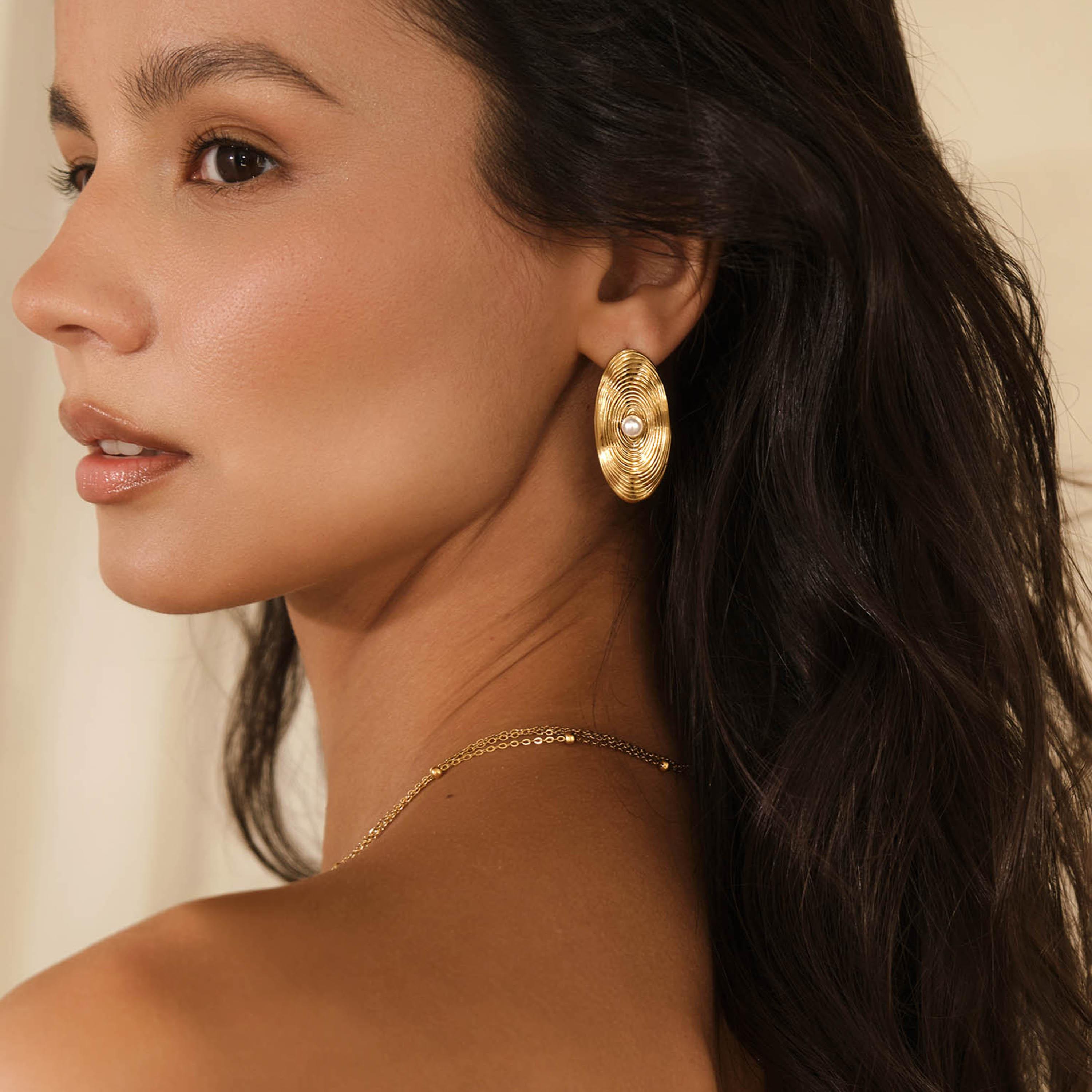 أقراط ليتشي ذهبية صغيرة للنساء من الستانلس ستيل | ear0680-women-watchesandjewellery-jewellery-earrings-image-1