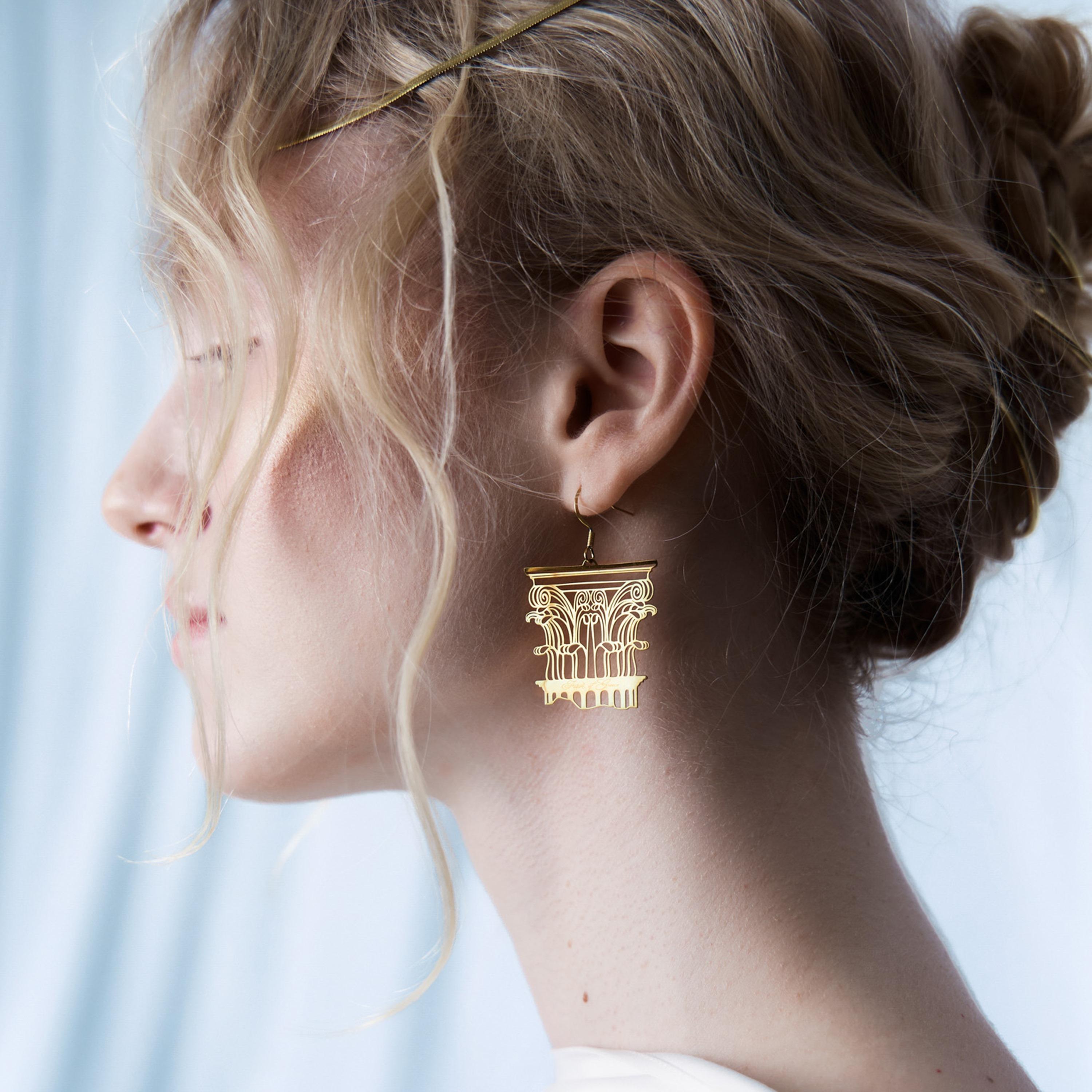 أقراط ليتشي ذهبية متدلية للنساء من الستانلس ستيل | ear0689-women-watchesandjewellery-jewellery-earrings-image-1