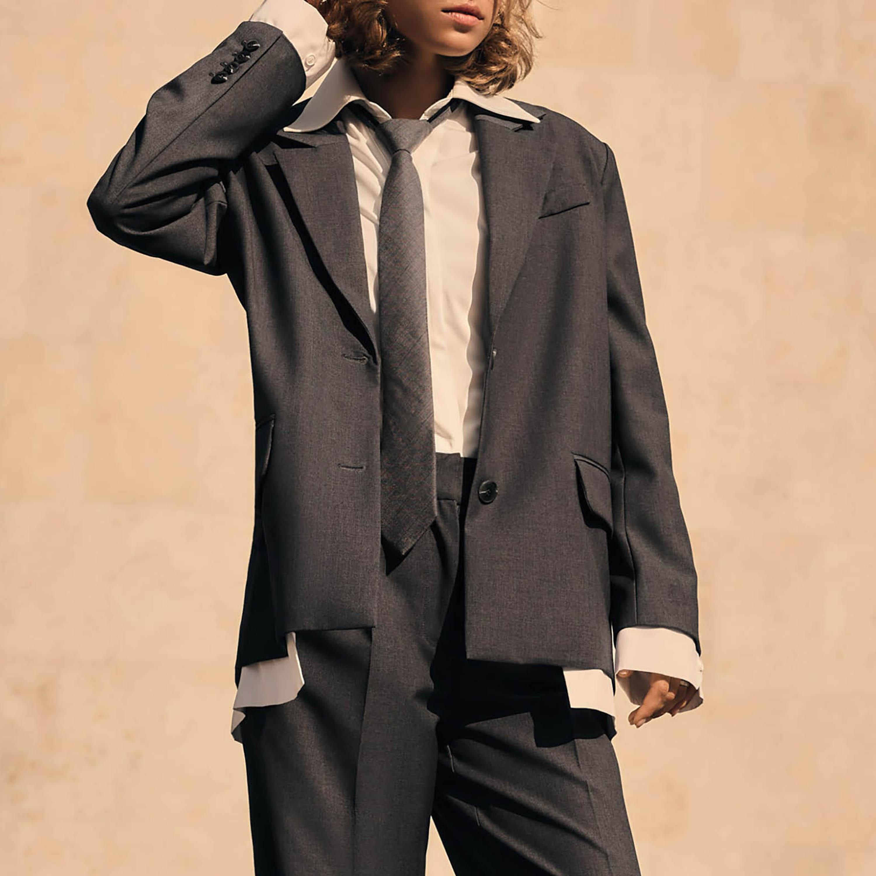 بلازر نسائي بياقة لابل باللون الرمادي من ليتشي-women-clothing-coatsandjackets-blazers-image-3