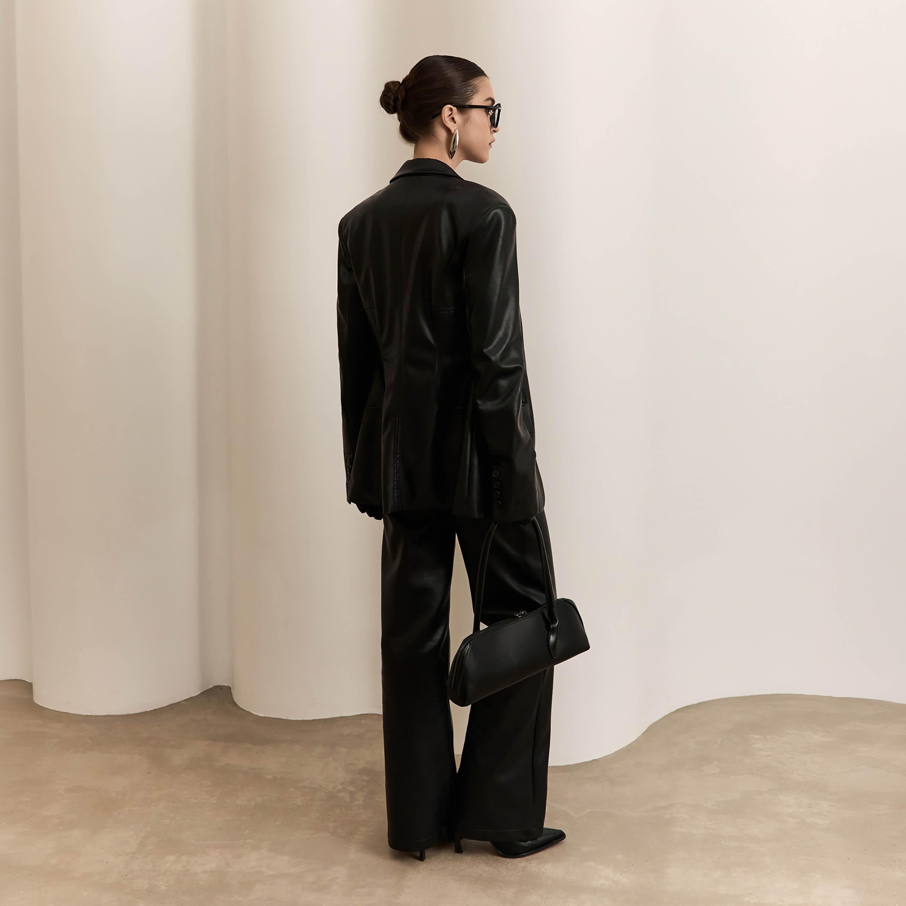 بلازر حريمي أسود بياقة مطوية من ليتشي-women-clothing-coatsandjackets-blazers-image-2