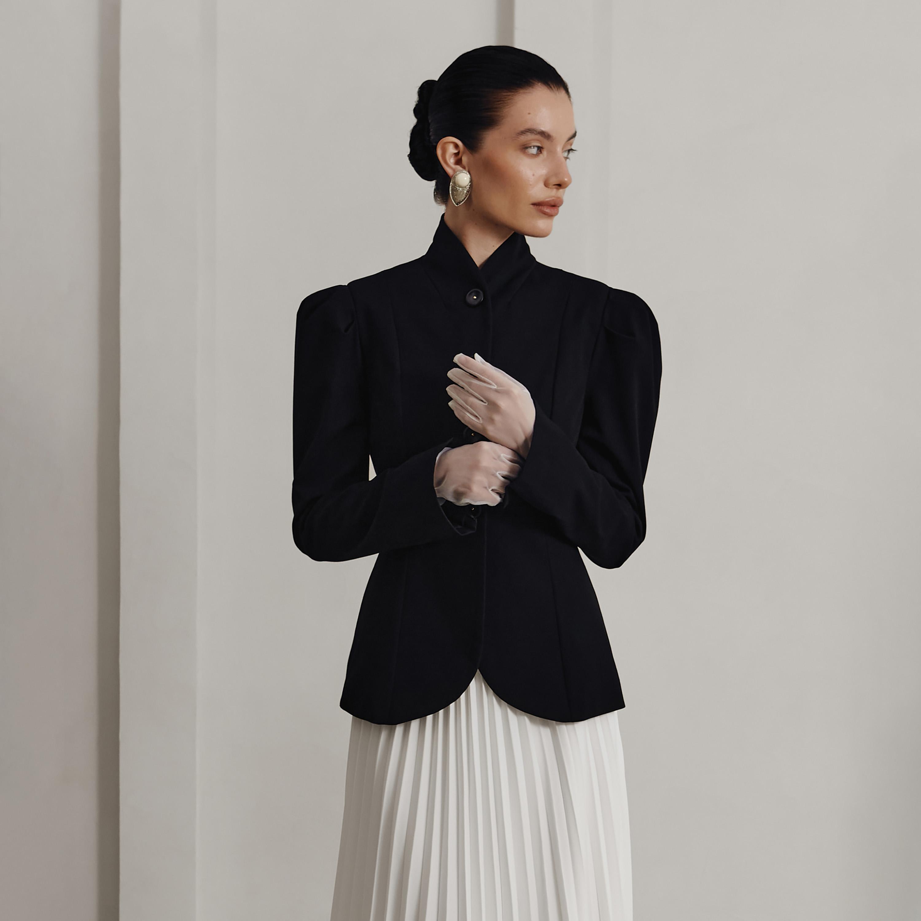 بليزر ستان بصف أزرار واحد وبياقة واقفة للنساء من ليتشي-women-clothing-coatsandjackets-blazers-image-3