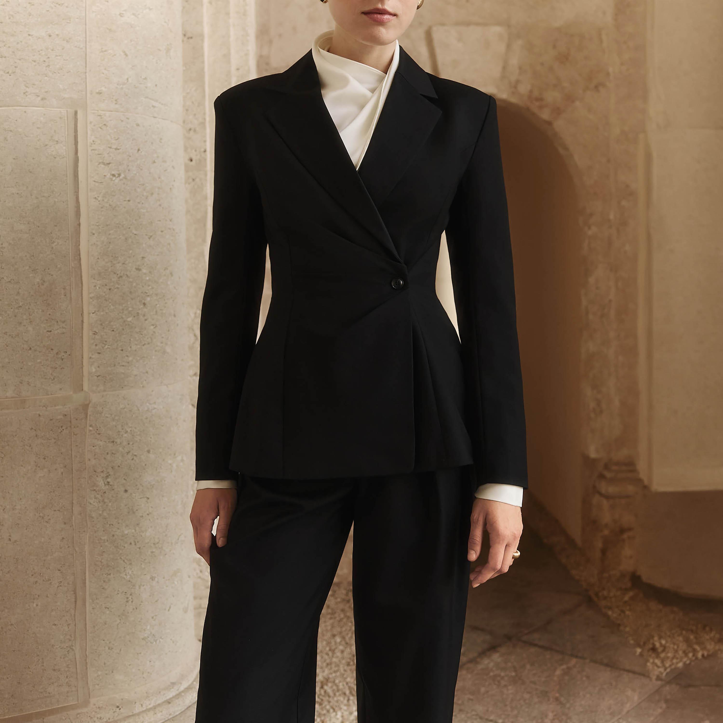 بلازر نسائي بياقة لابل باللون الأسود من ليتشي-women-clothing-coatsandjackets-blazers-image-1