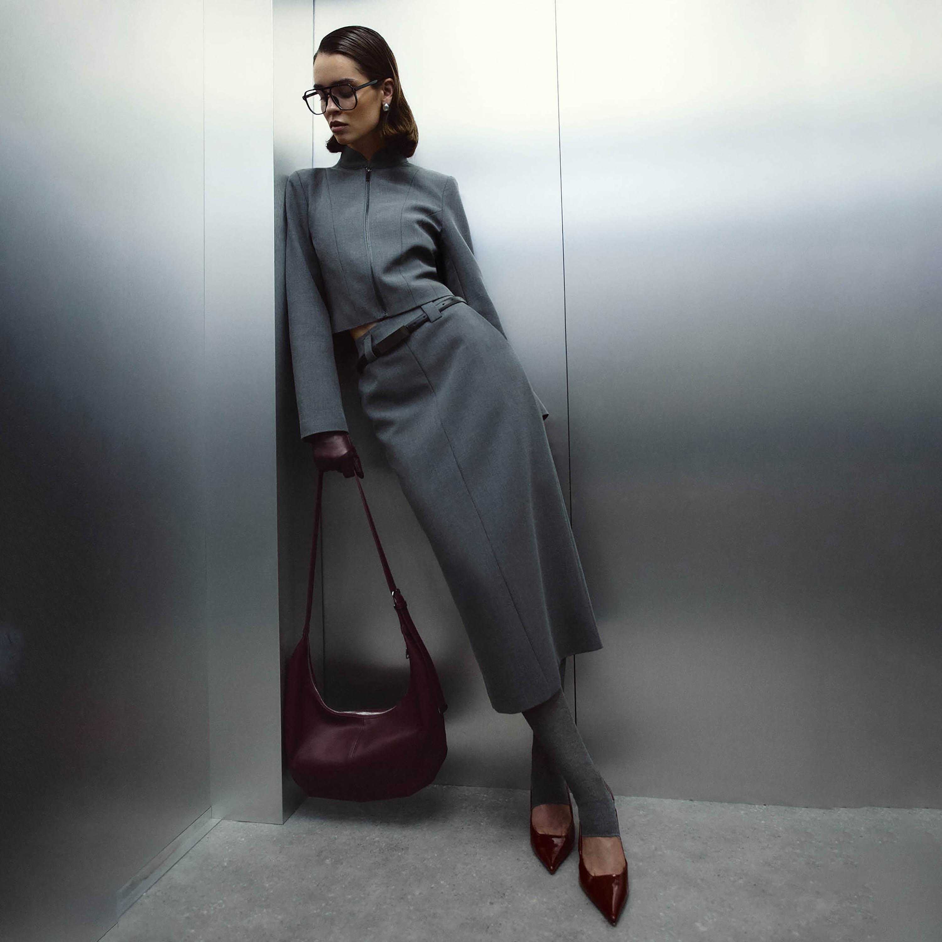 جاكيت حريمي رمادي بياقة قائمة من ليتشي-women-winterwear-coatsandjackets-jackets-image-2
