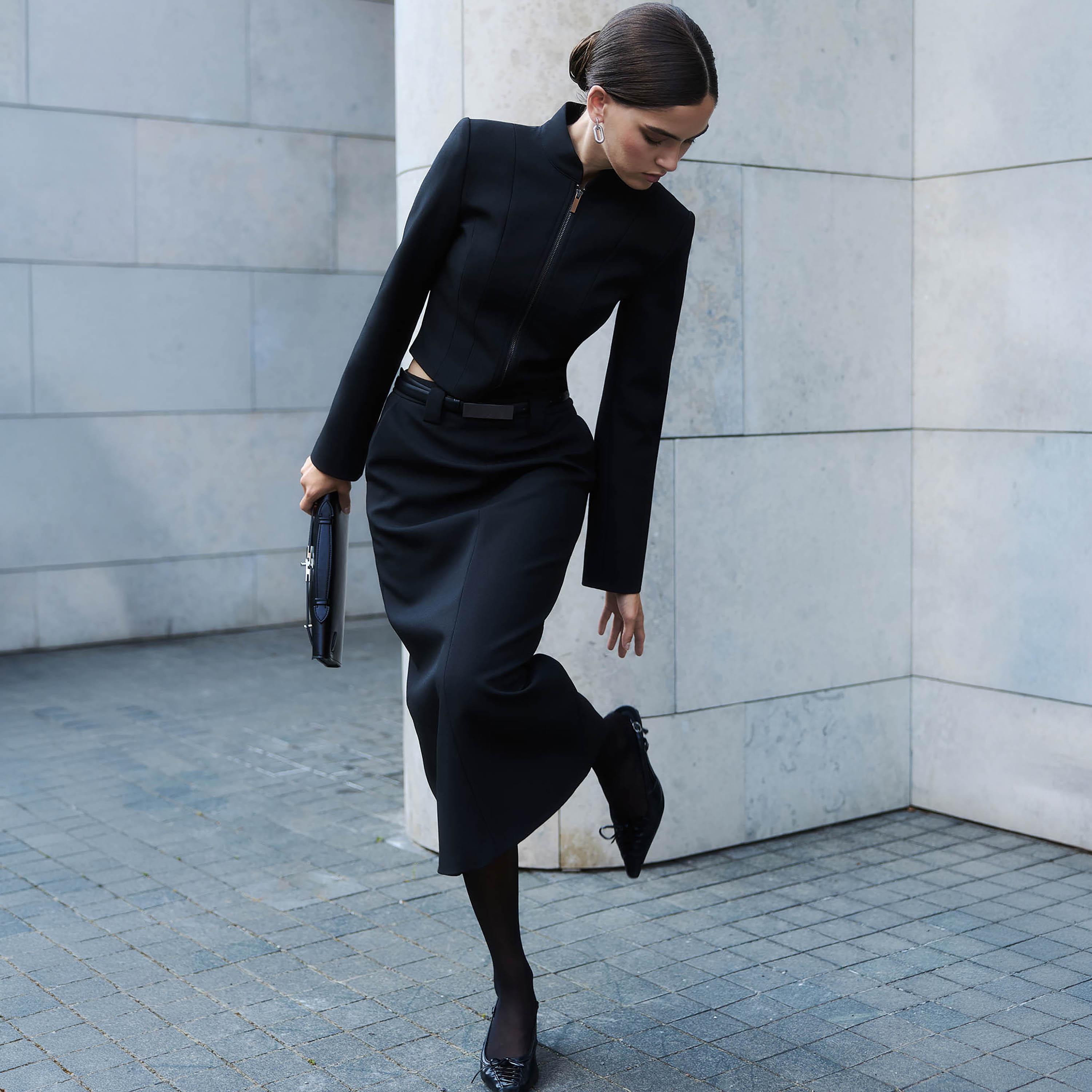 جاكيت نسائي بياقة عالية باللون الأسود من ليتشي-women-winterwear-coatsandjackets-jackets-image-2