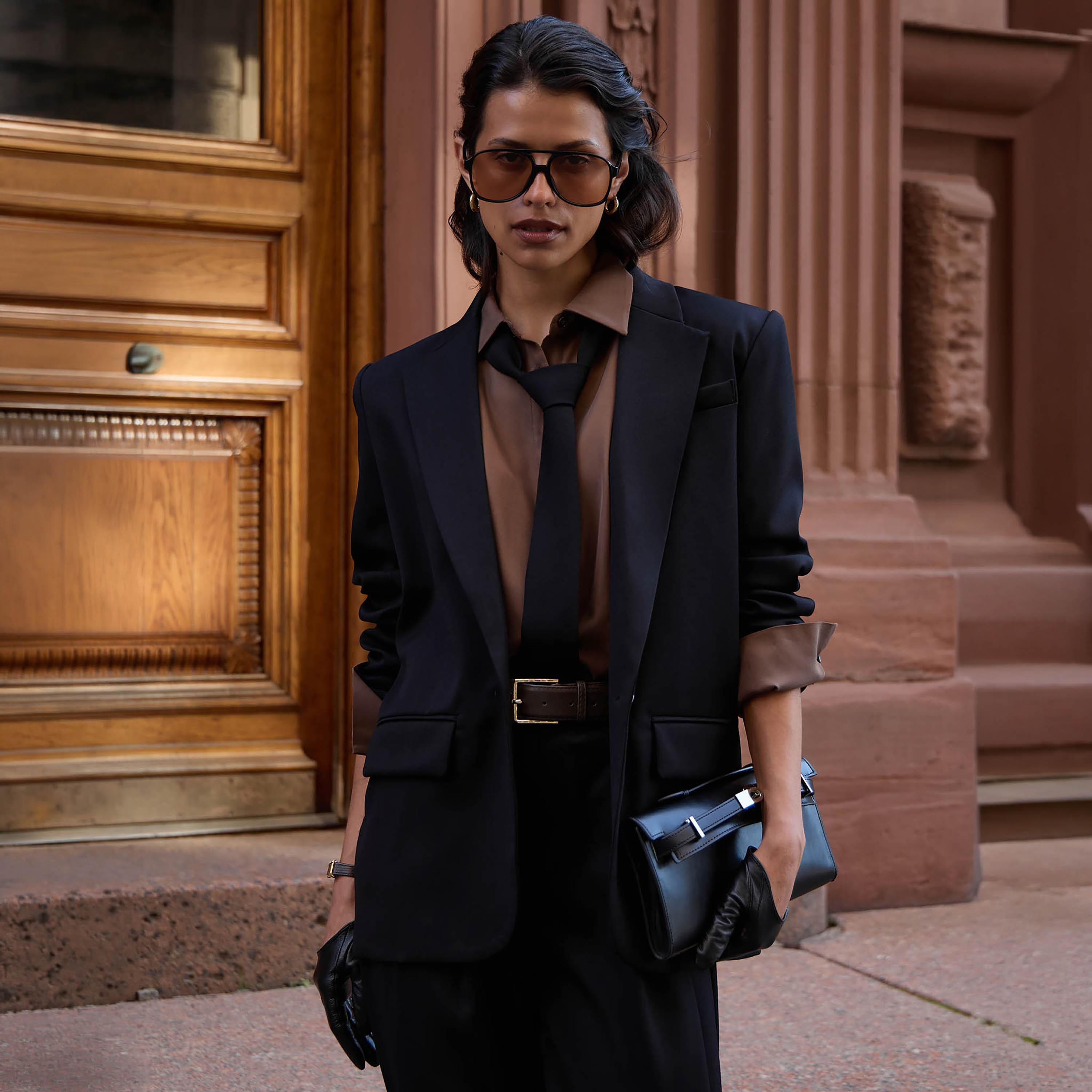 بليزر بصف أزرار واحد وبياقة لايبيل للنساء من ليتشي-women-clothing-coatsandjackets-blazers-image-1
