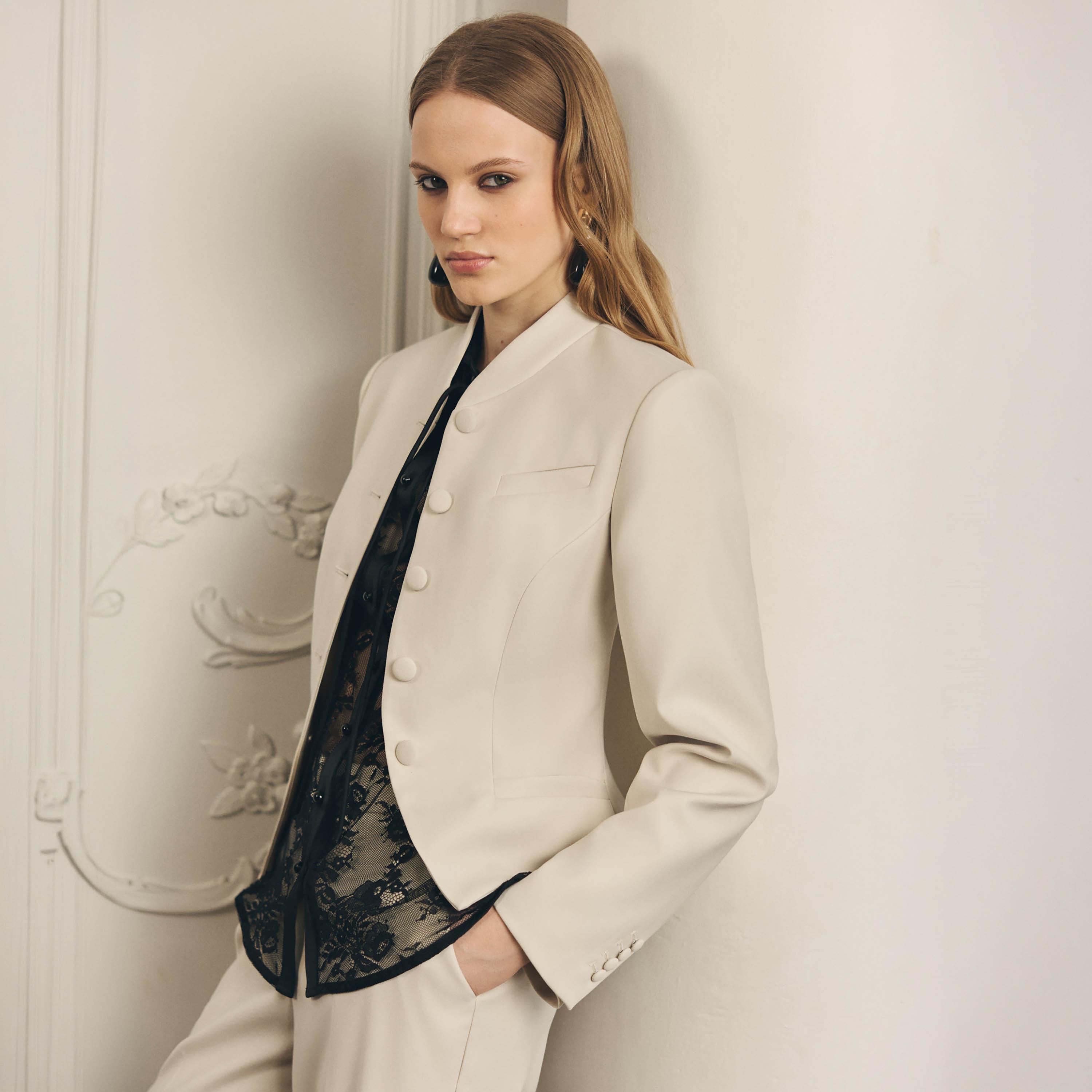 بلازر نسائي بياقة ماندارين باللون البيج من ليتشي-women-clothing-coatsandjackets-blazers-image-3
