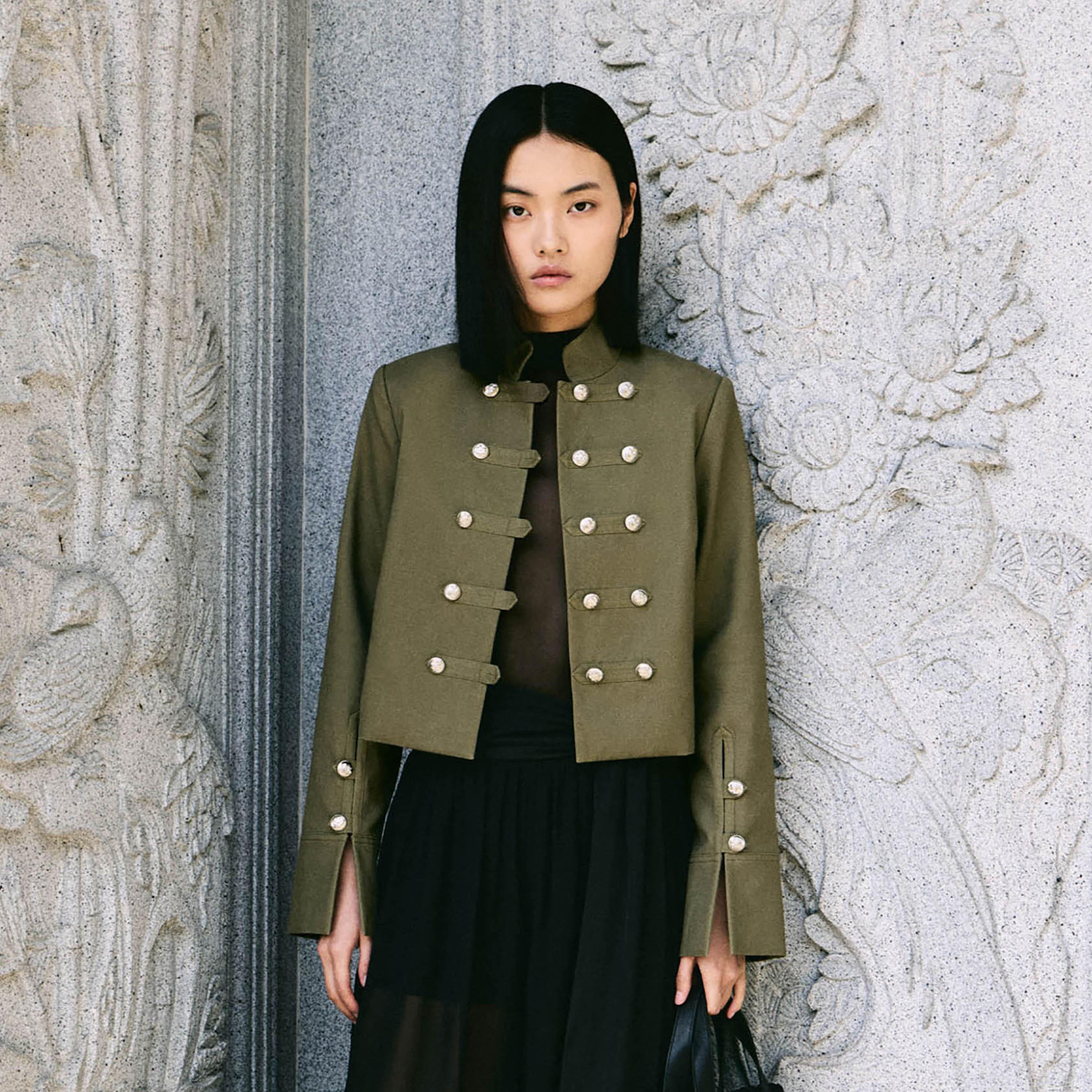 جاكيت قطن نسائي بياقة ماندارين باللون الأخضر من ليتشي-women-winterwear-coatsandjackets-jackets-image-1