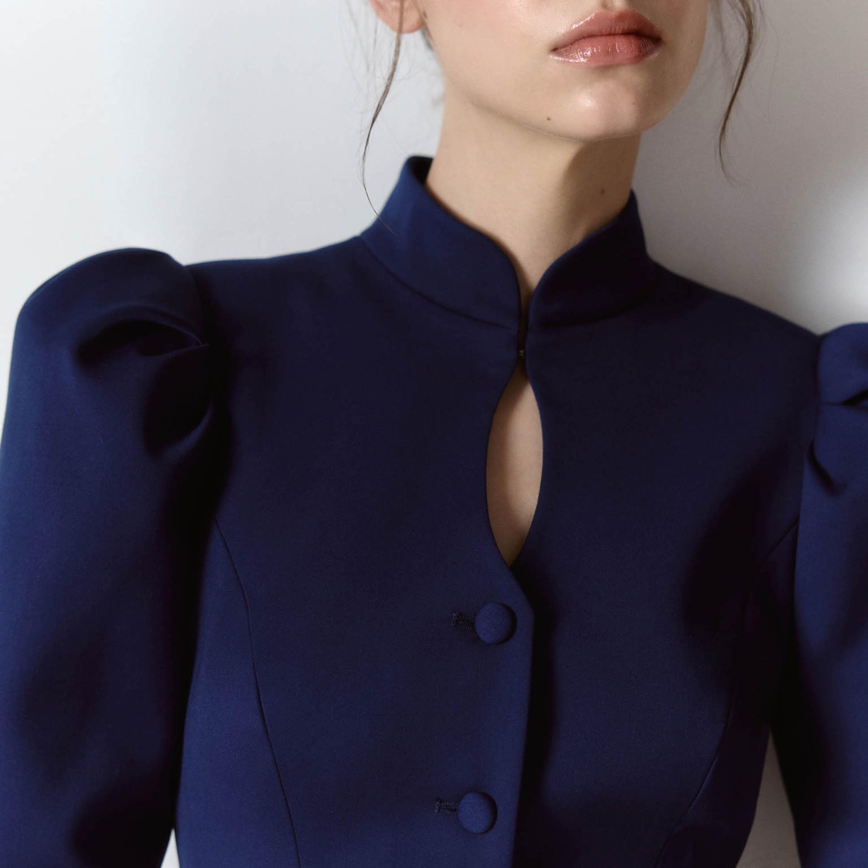 جاكيت بيبلوم حريمي بفتحة رقبة مفرغة وأكمام منتفخة من ليتشي-women-winterwear-coatsandjackets-jackets-image-4