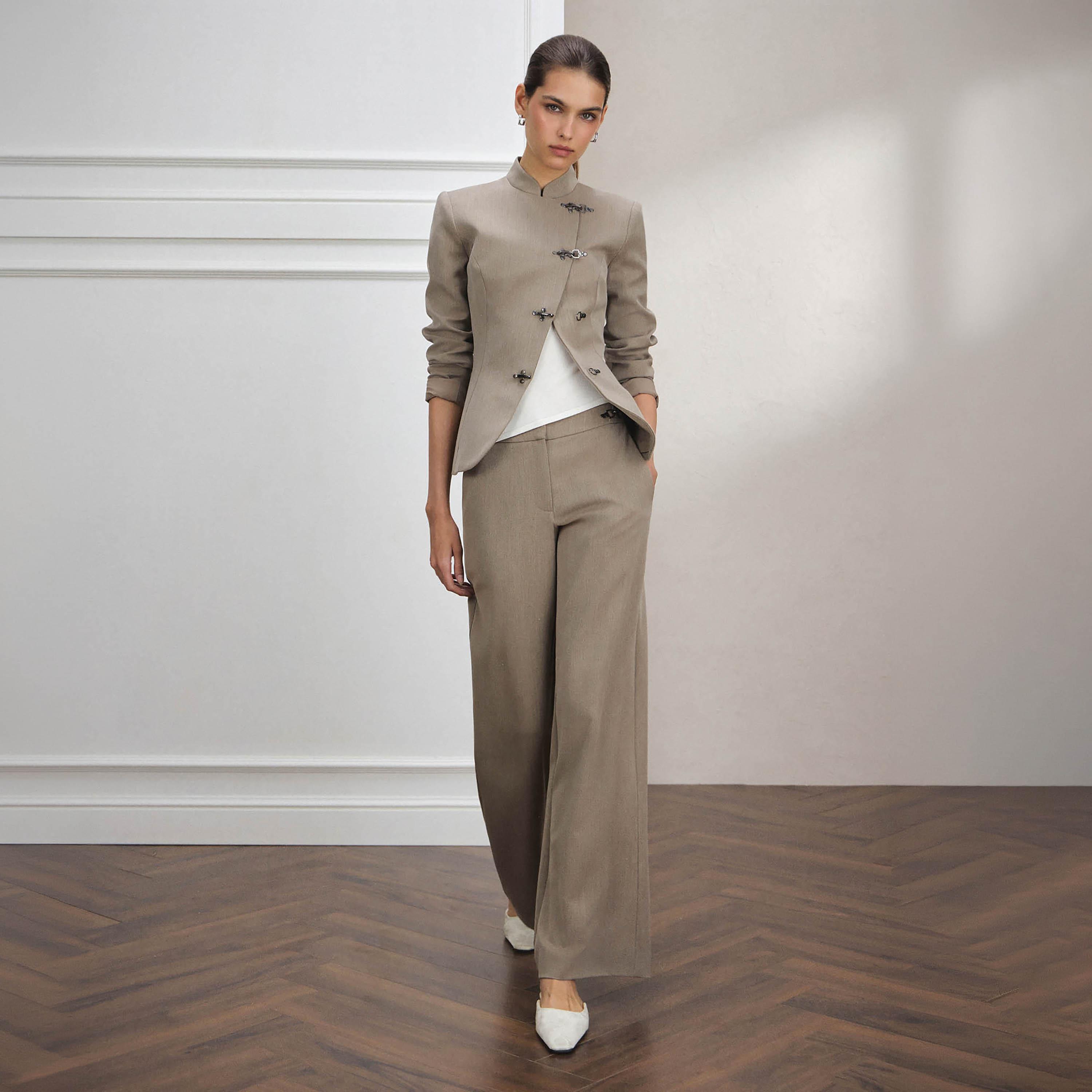 جاكيت بيبلوم حريمي بياقة ماندرين من ليتشي-women-winterwear-coatsandjackets-jackets-image-2