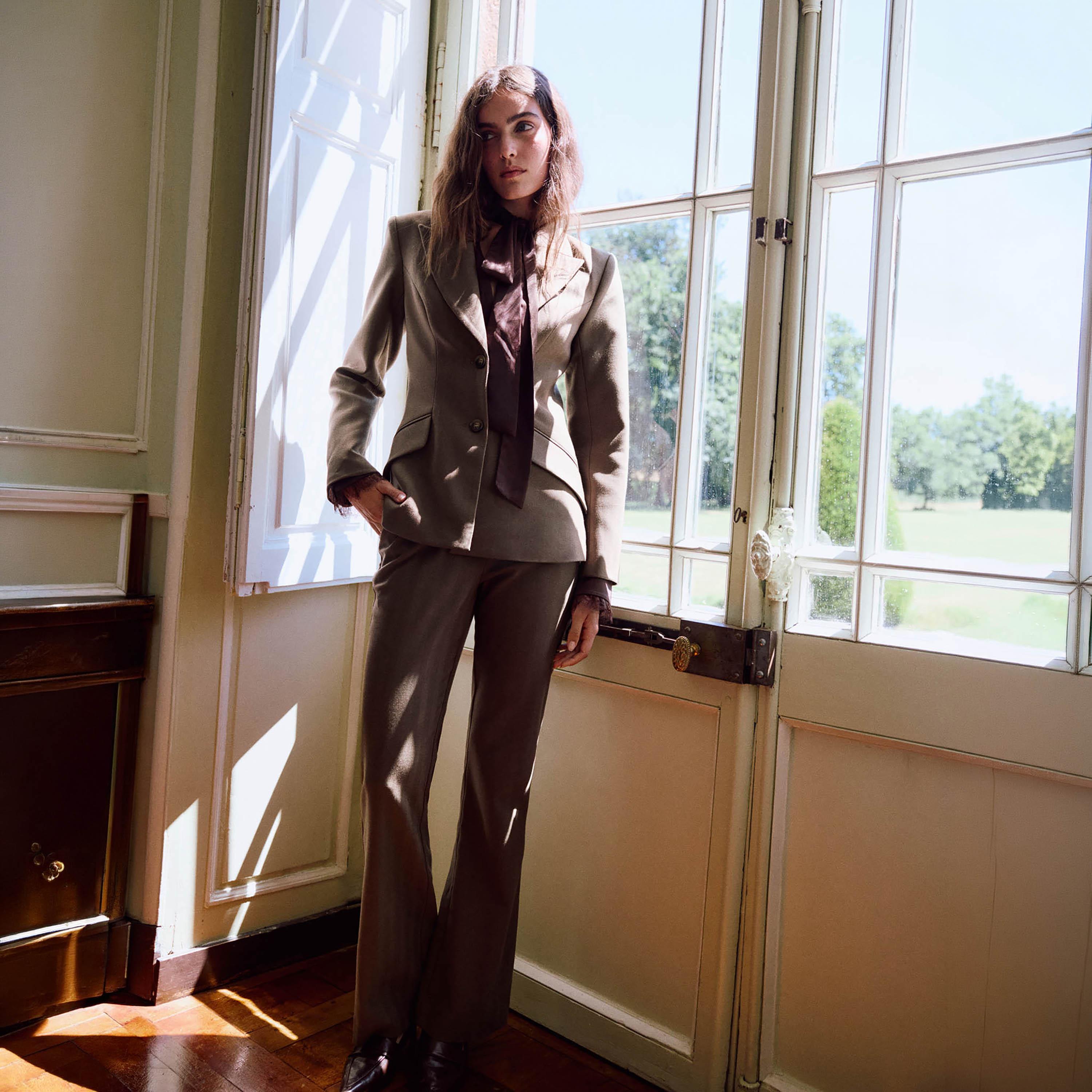 بلازر حريمي بني بياقة مطوية من ليتشي-women-clothing-coatsandjackets-blazers-image-3