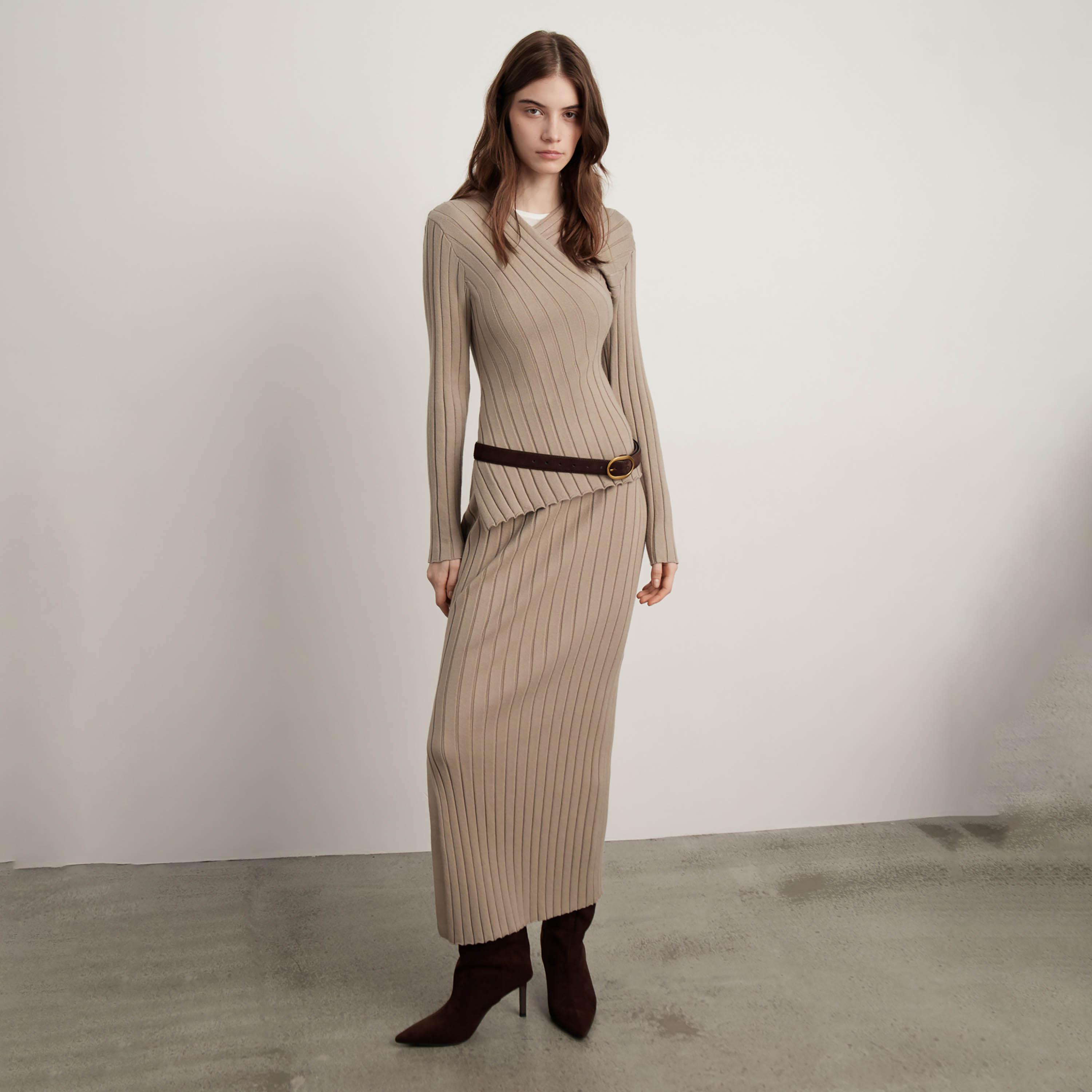 سويتر حريمي بتريكو مضلع وفتحة رقبة ملتفة من ليتشي-women-winterwear-cardigansandjumpers-jumpers-image-2