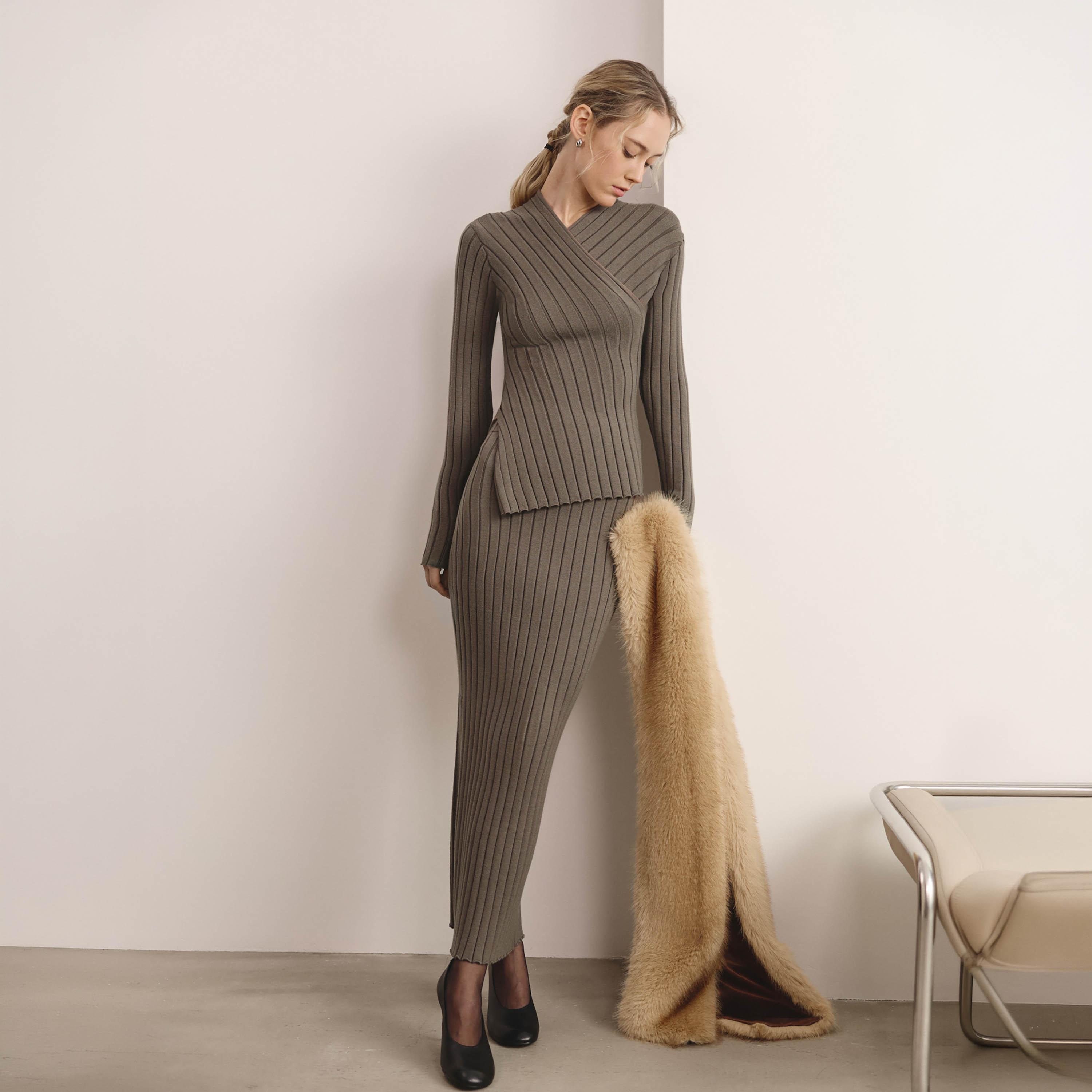 سويتر حريمي بتريكو مضلع وفتحة رقبة ملتفة من ليتشي-women-winterwear-cardigansandjumpers-jumpers-image-3