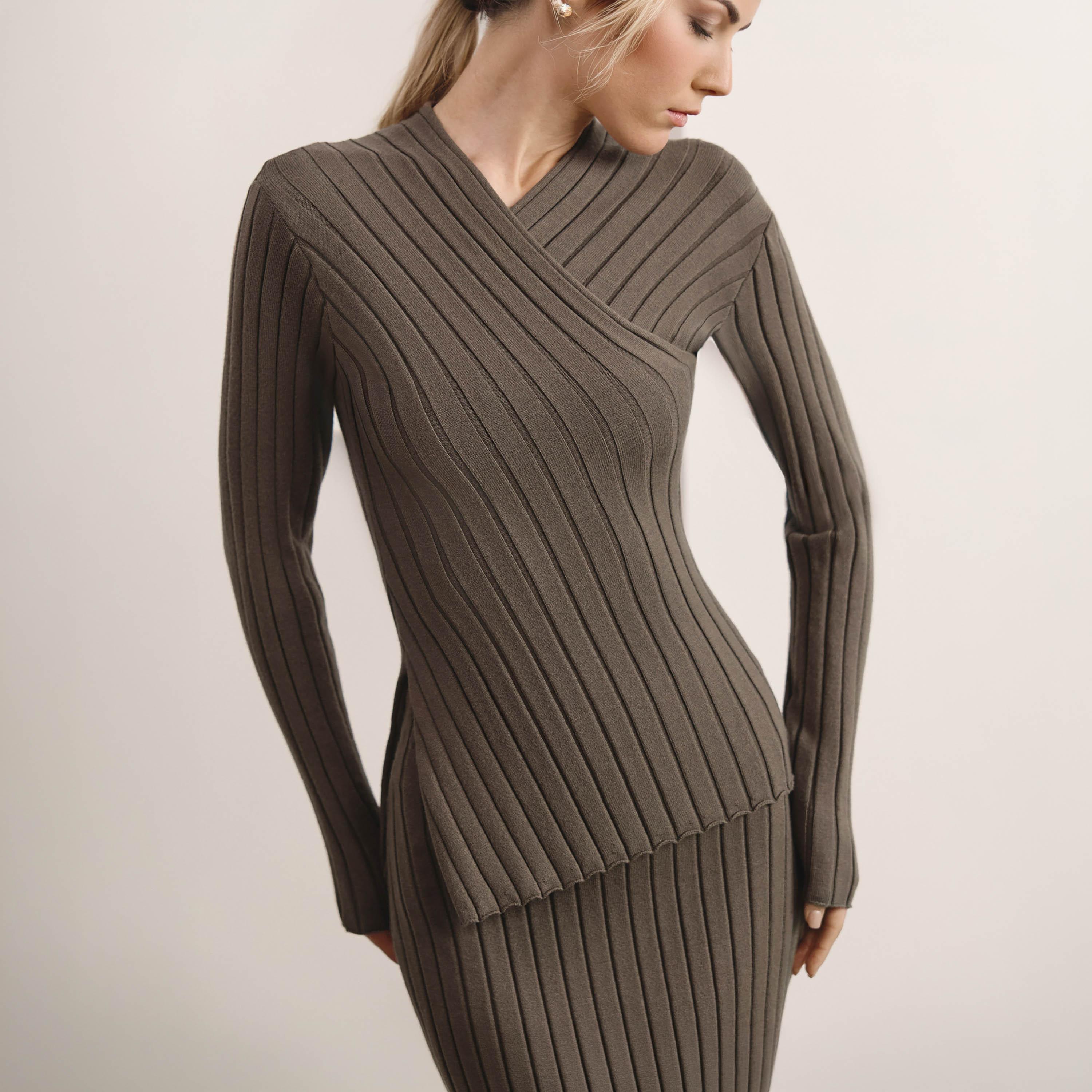 سويتر حريمي بتريكو مضلع وفتحة رقبة ملتفة من ليتشي-women-winterwear-cardigansandjumpers-jumpers-image-4