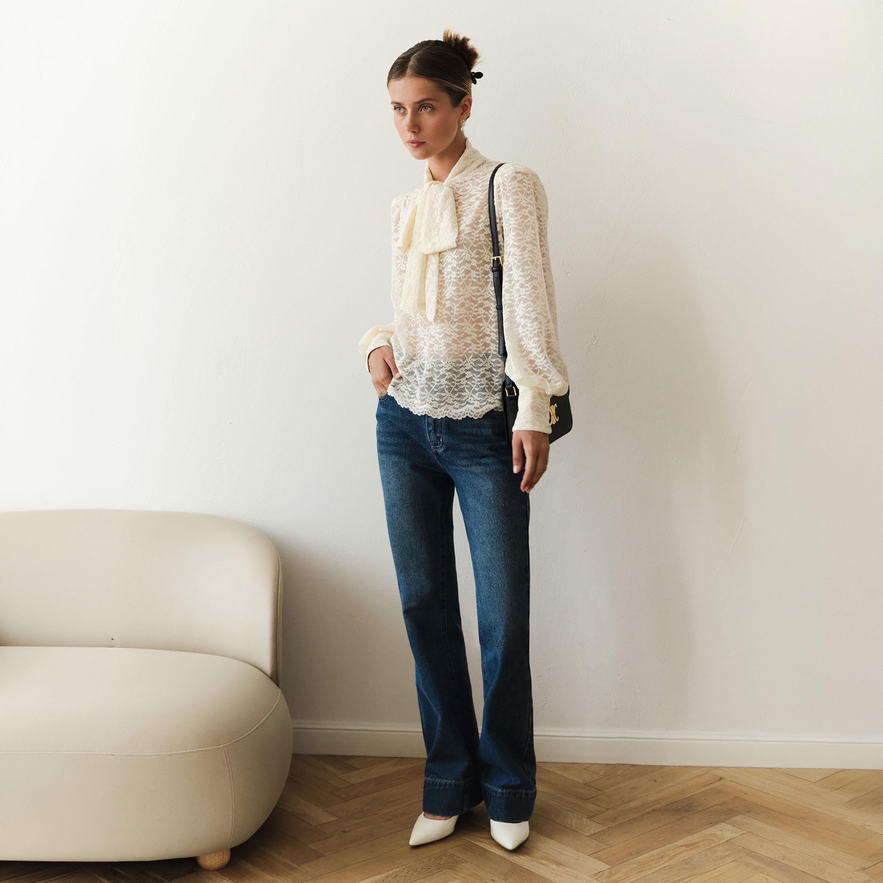 بنطال جينز نسائي بقصة مستقيمة بغسيل خفيف باللون الأزرق من ليتشي-women-clothing-bottoms-jeans-image-2