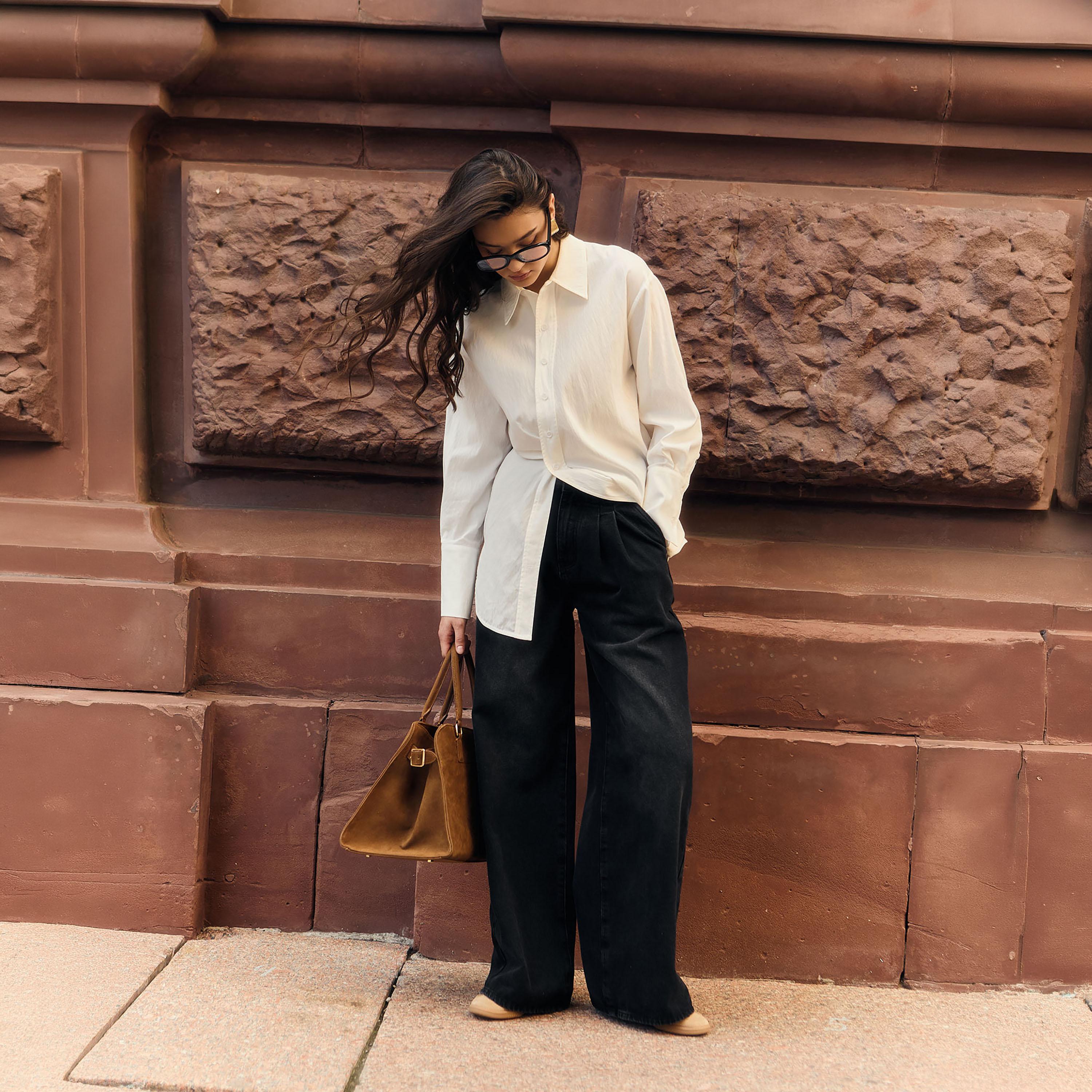 بنطال جينز نسائي بقصة أرجل واسعة باللون الأسود من ليتشي-women-clothing-bottoms-jeans-image-2