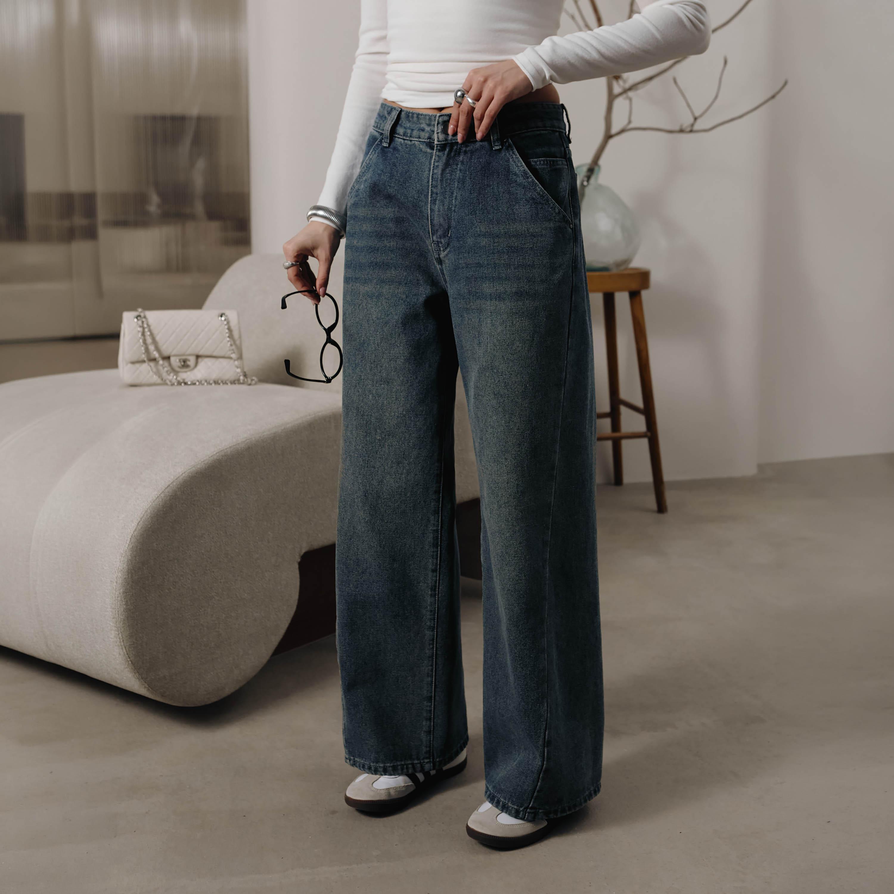 بنطال جينز نسائي بقصة أرجل واسعة بغسيل خفيف باللون الأزرق من ليتشي-women-clothing-bottoms-jeans-image-4