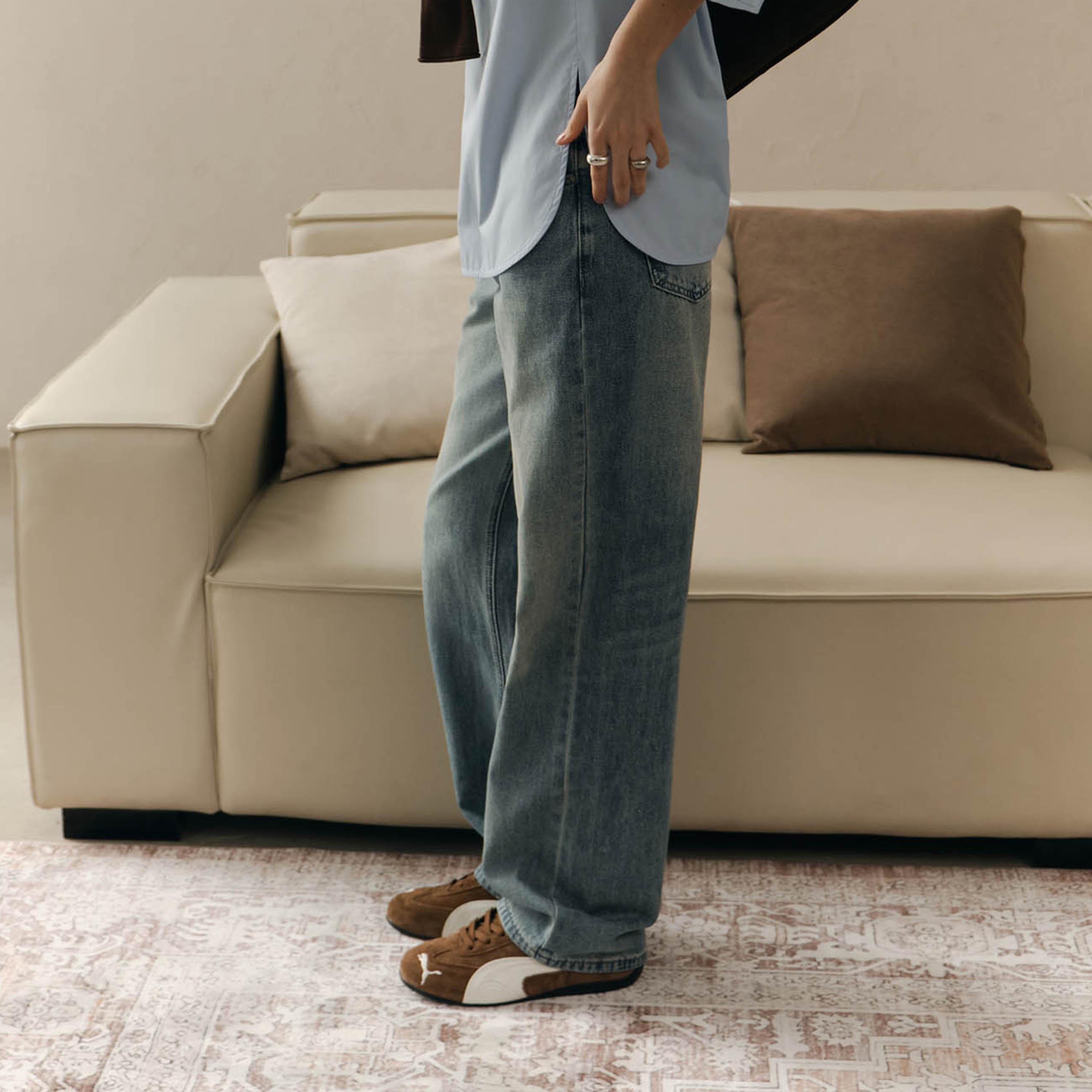 بنطال جينز نسائي بقصة مستقيمة بغسيل خفيف من ليتشي-women-clothing-bottoms-jeans-image-4