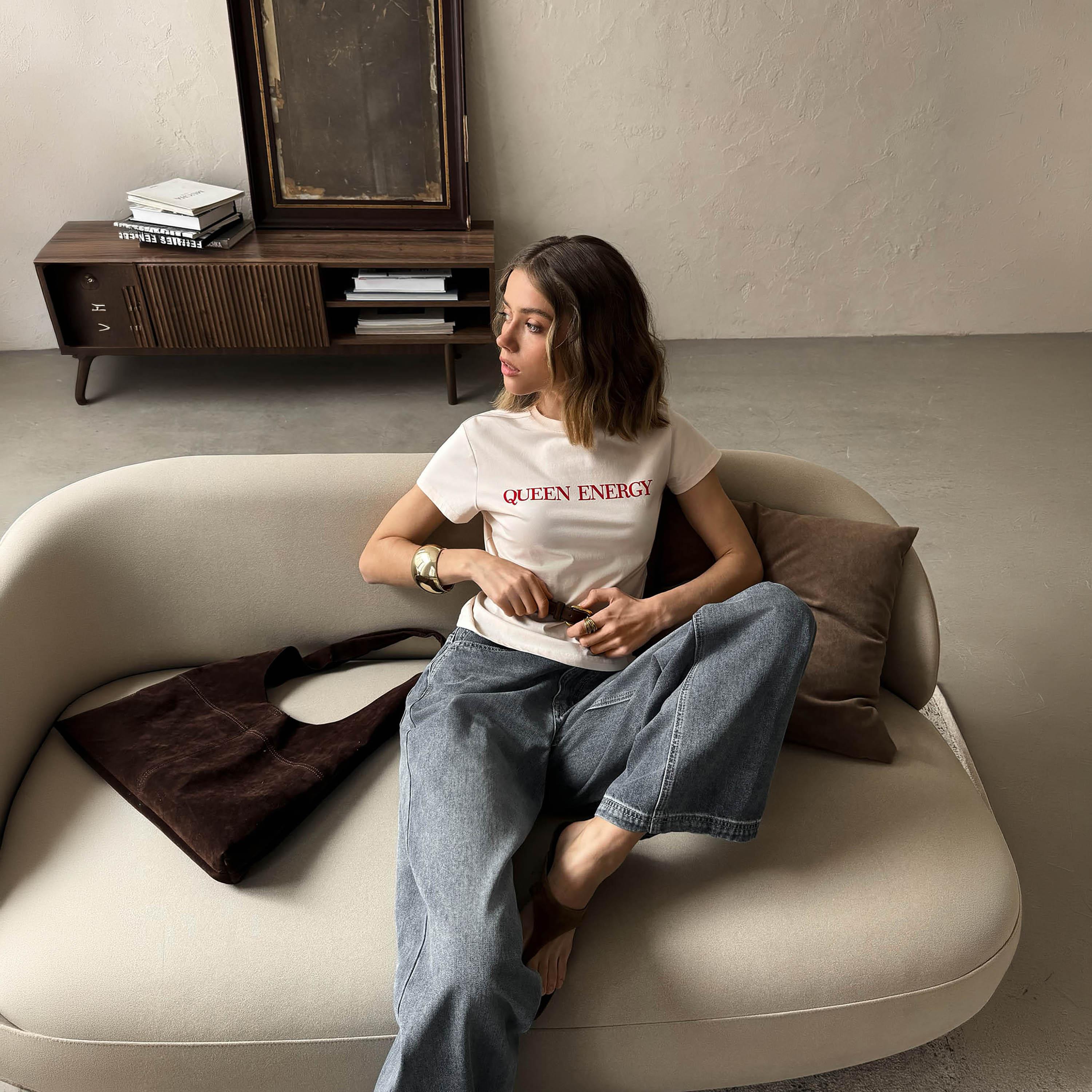 بنطال جينز نسائي كلوش (فليرد) بغسيل خفيف من ليتشي-women-clothing-bottoms-jeans-image-2