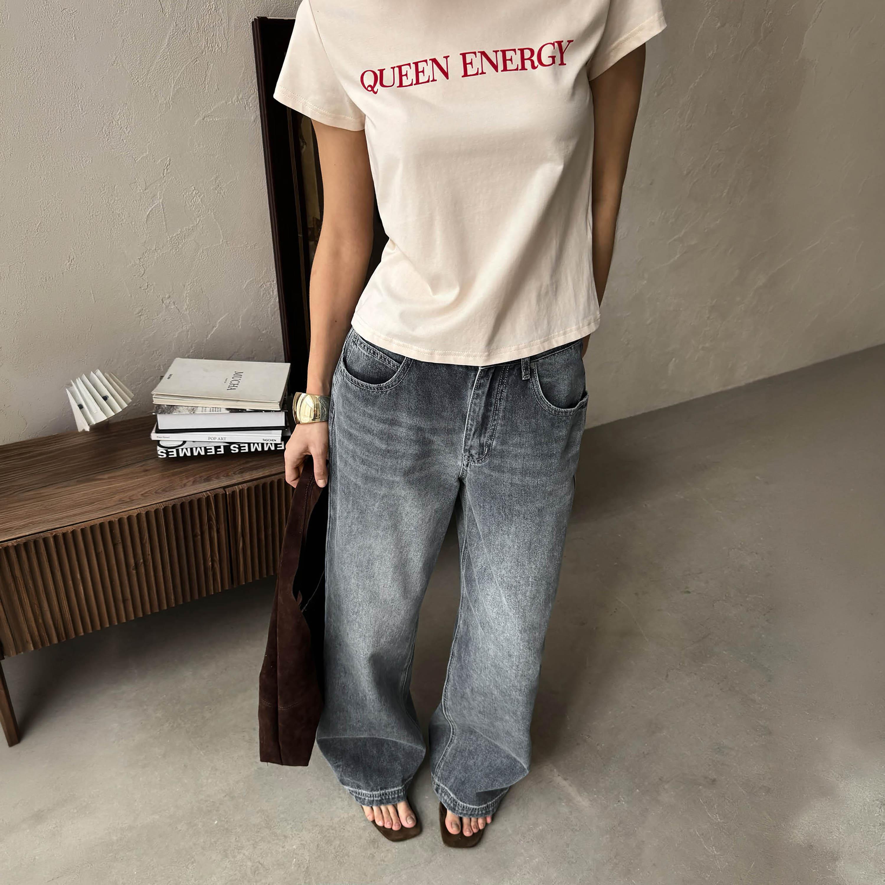 بنطال جينز نسائي كلوش (فليرد) بغسيل خفيف من ليتشي-women-clothing-bottoms-jeans-image-4