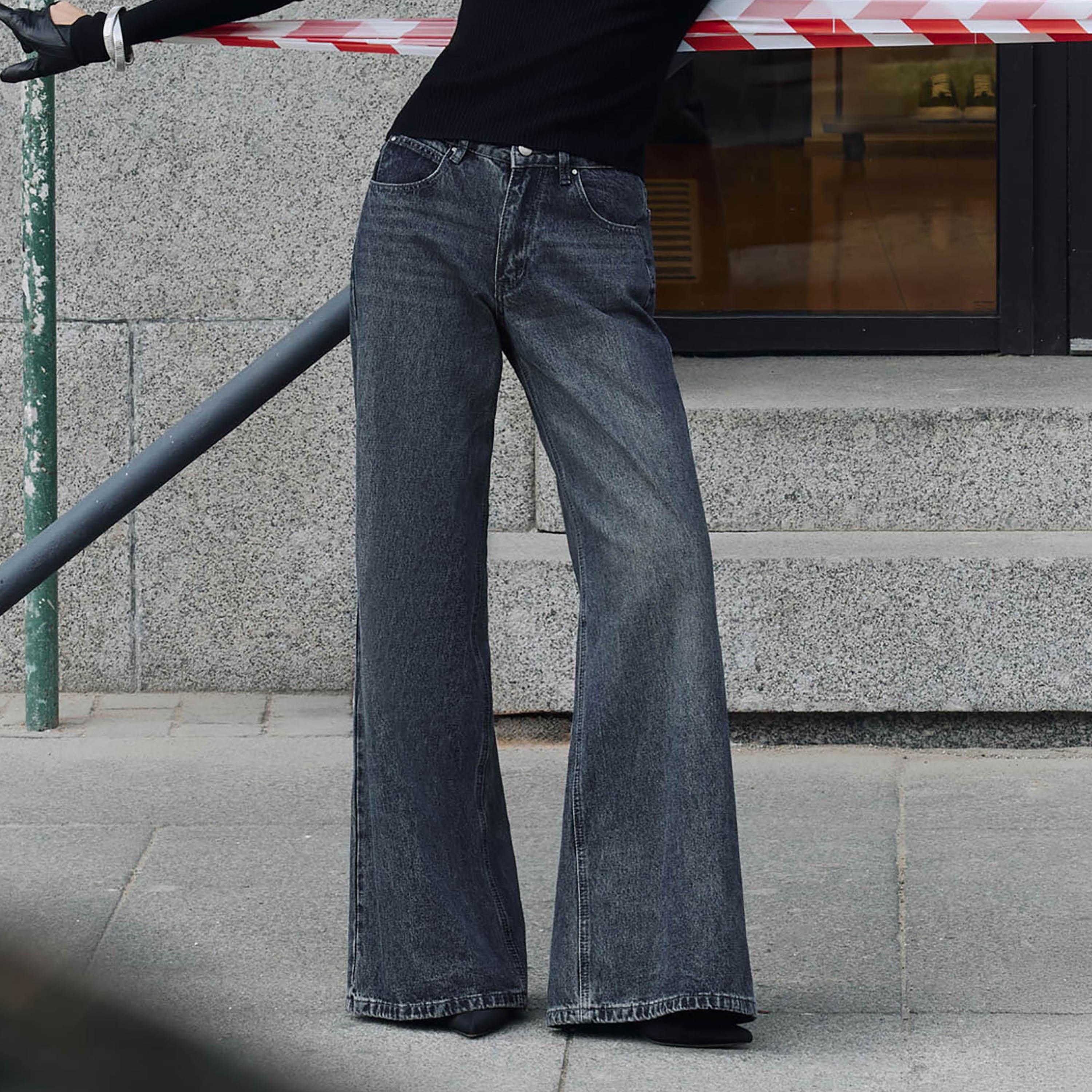 بنطال جينز نسائي كلوش (فليرد) بغسيل خفيف من ليتشي-women-clothing-bottoms-jeans-image-1