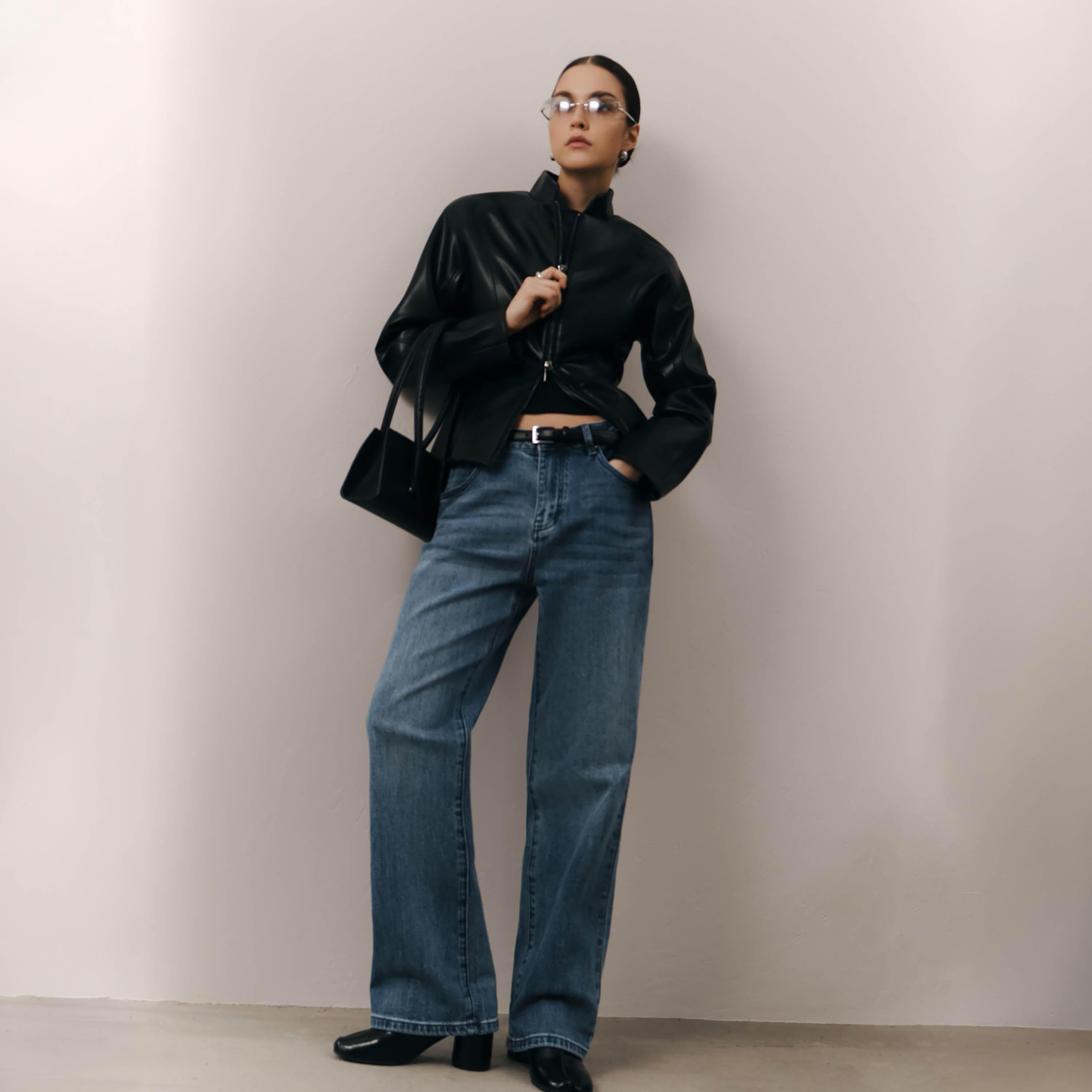 بنطال جينز نسائي بقصة مستقيمة بغسيل خفيف من ليتشي-women-clothing-bottoms-jeans-image-3
