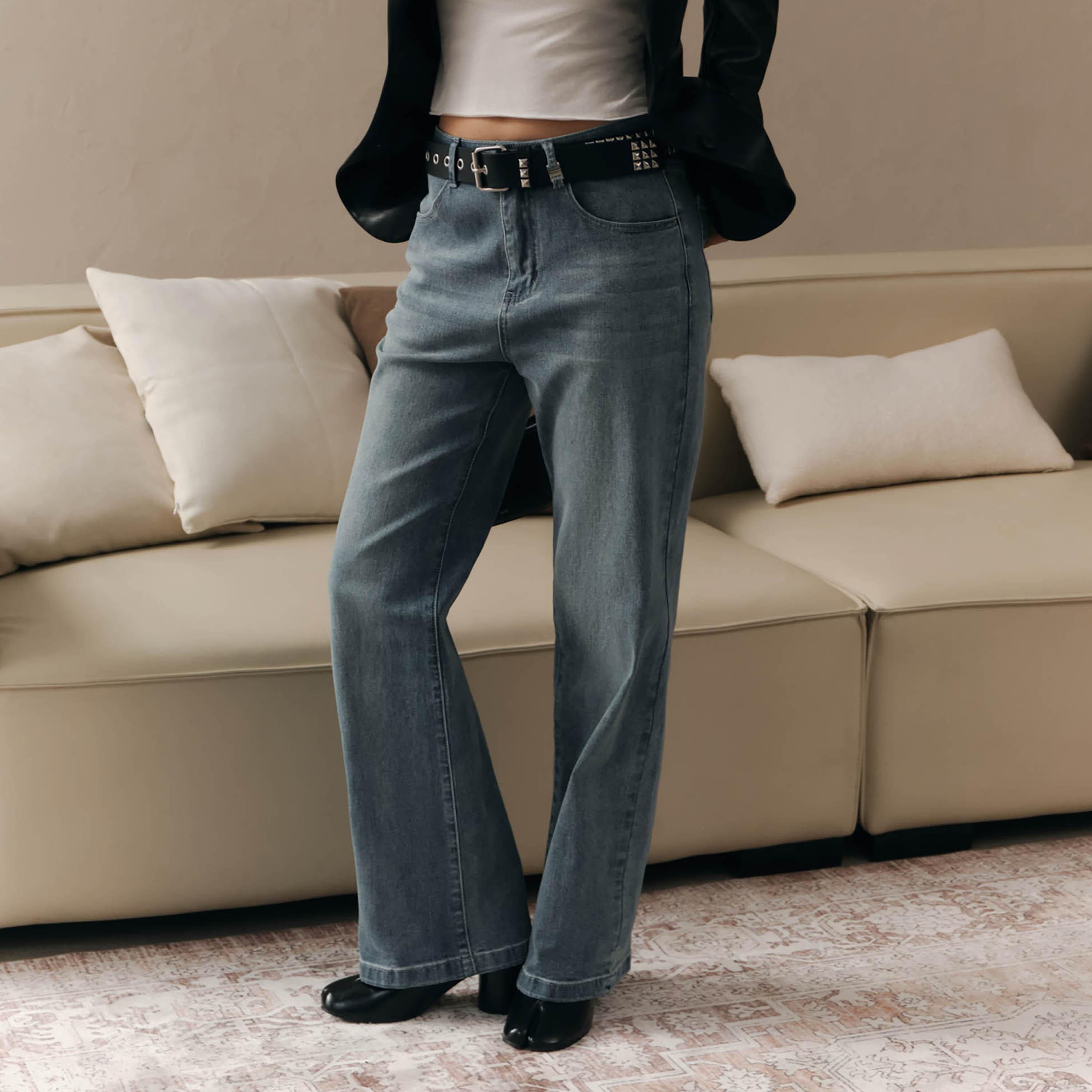 بنطال جينز نسائي بقصة مستقيمة بغسيل خفيف من ليتشي-women-clothing-bottoms-jeans-image-4