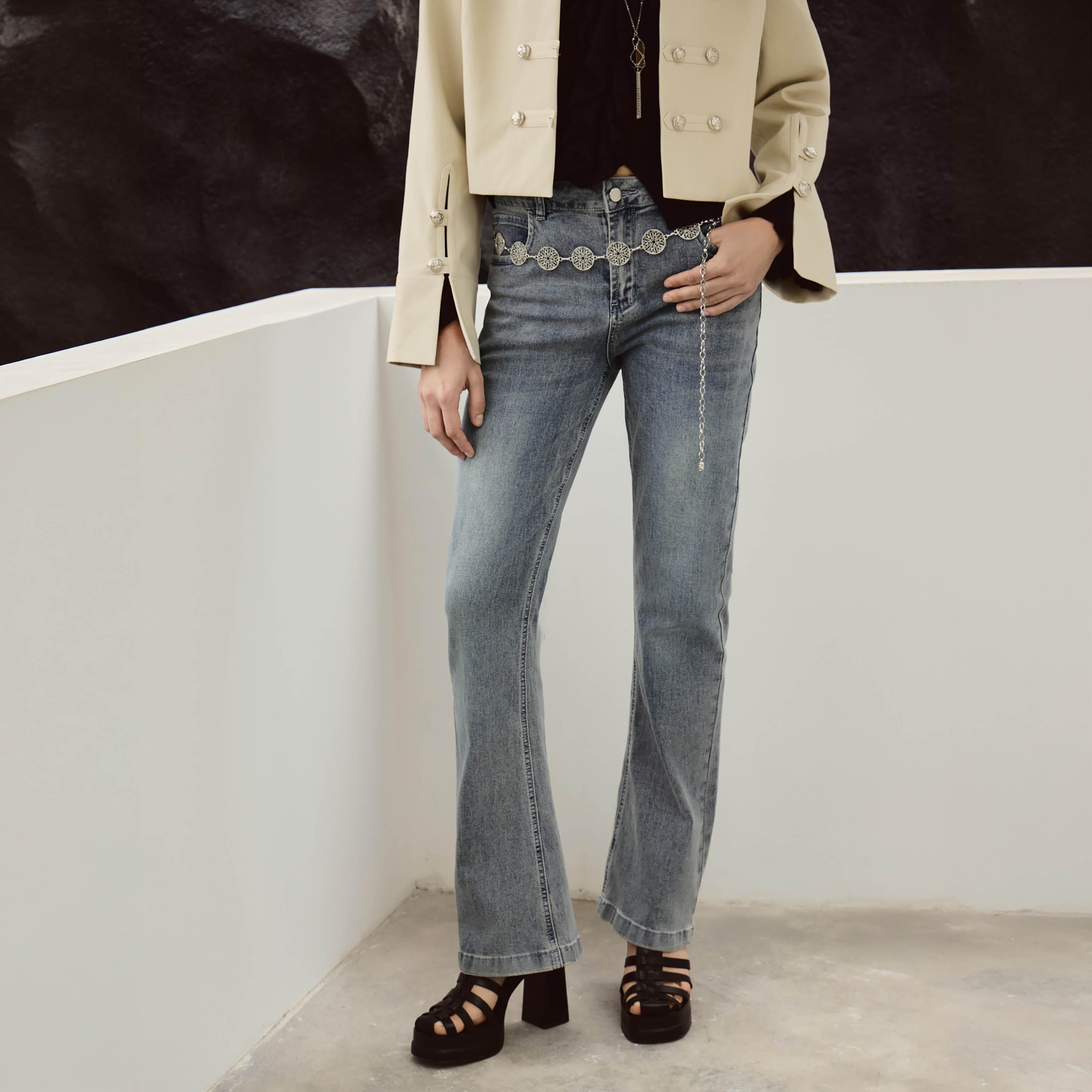 بنطال جينز نسائي بقصة مستقيمة بغسيل خفيف من ليتشي-women-clothing-bottoms-jeans-image-1