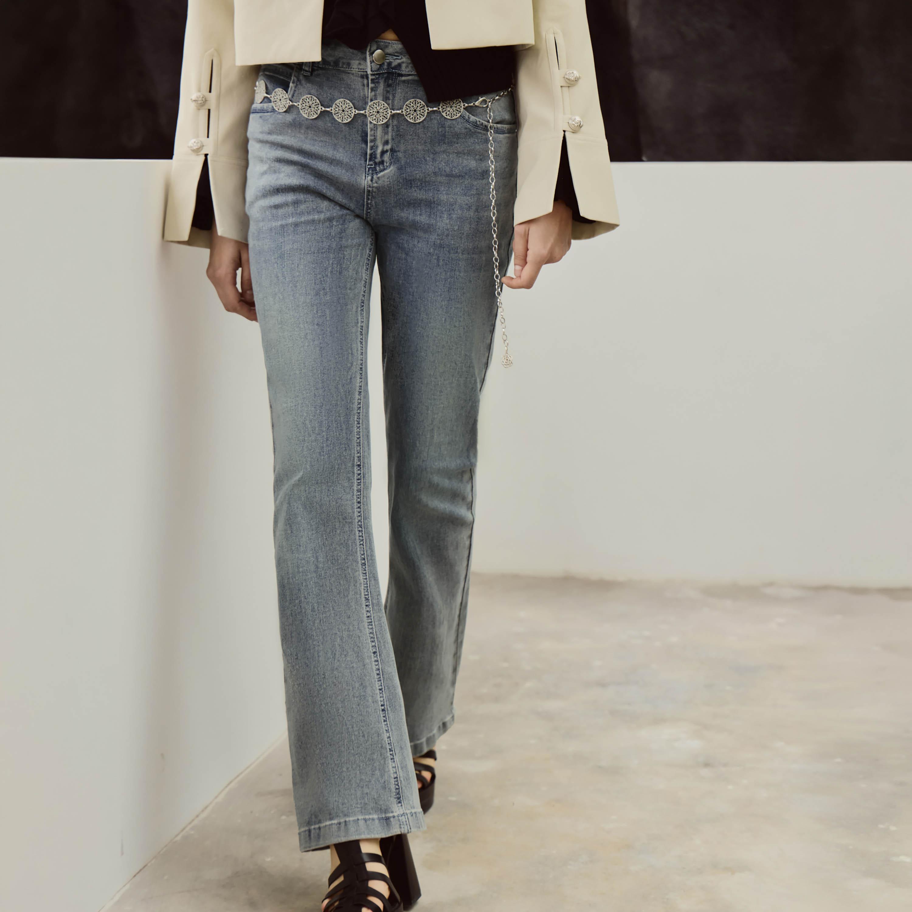 بنطال جينز نسائي بقصة مستقيمة بغسيل خفيف من ليتشي-women-clothing-bottoms-jeans-image-4