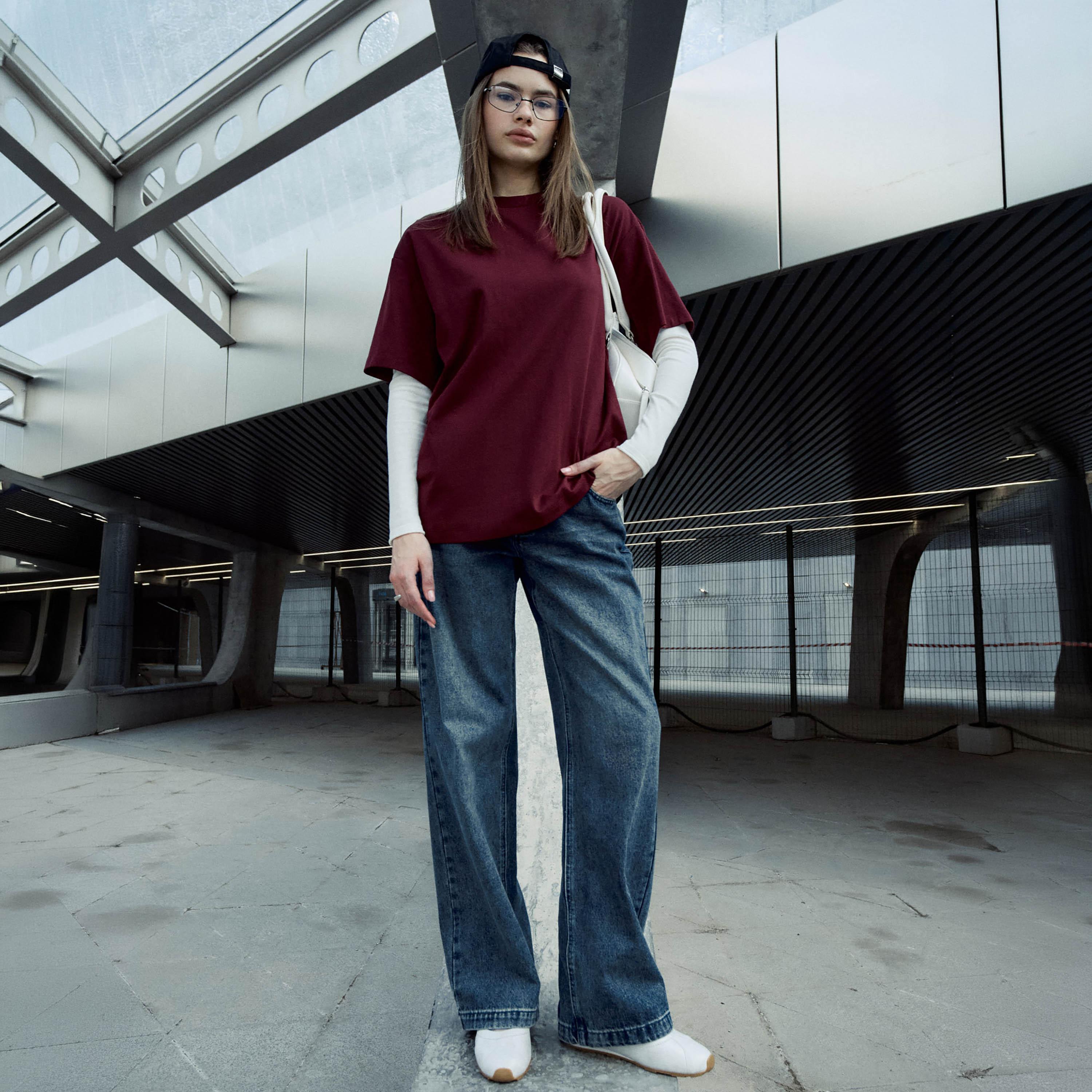 بنطال جينز نسائي بقصة مستقيمة باللون الأزرق من ليتشي-women-clothing-bottoms-jeans-image-2