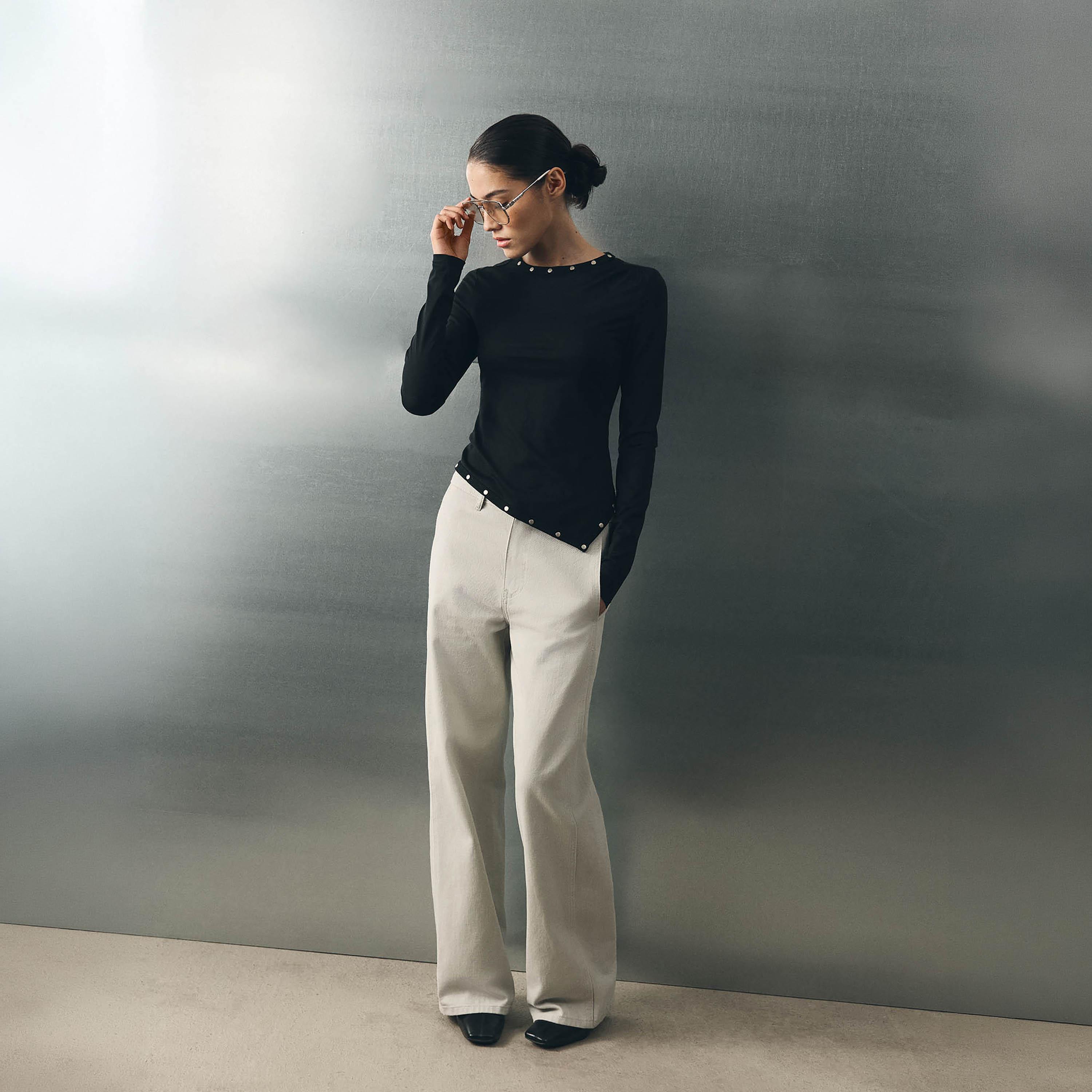 بنطال جينز قطن نسائي كلوش (فليرد) باللون الرمادي من ليتشي-women-clothing-bottoms-jeans-image-2